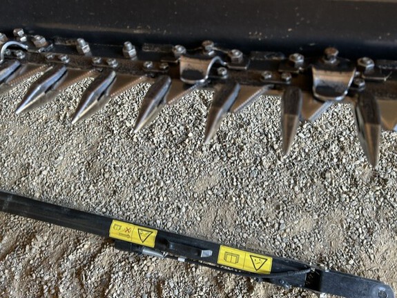 2015 MacDon FD75-40 Header Combine