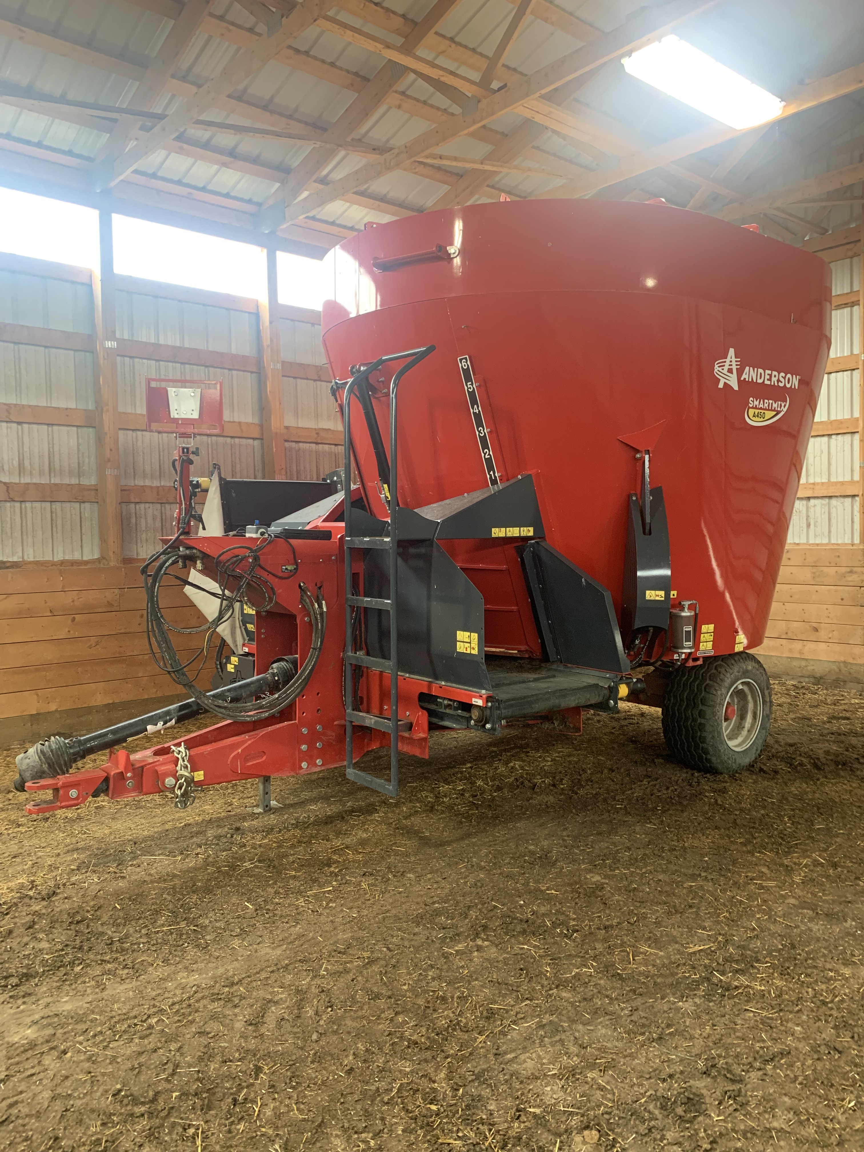 2020 Anderson A450 Vertical Feed Mixer