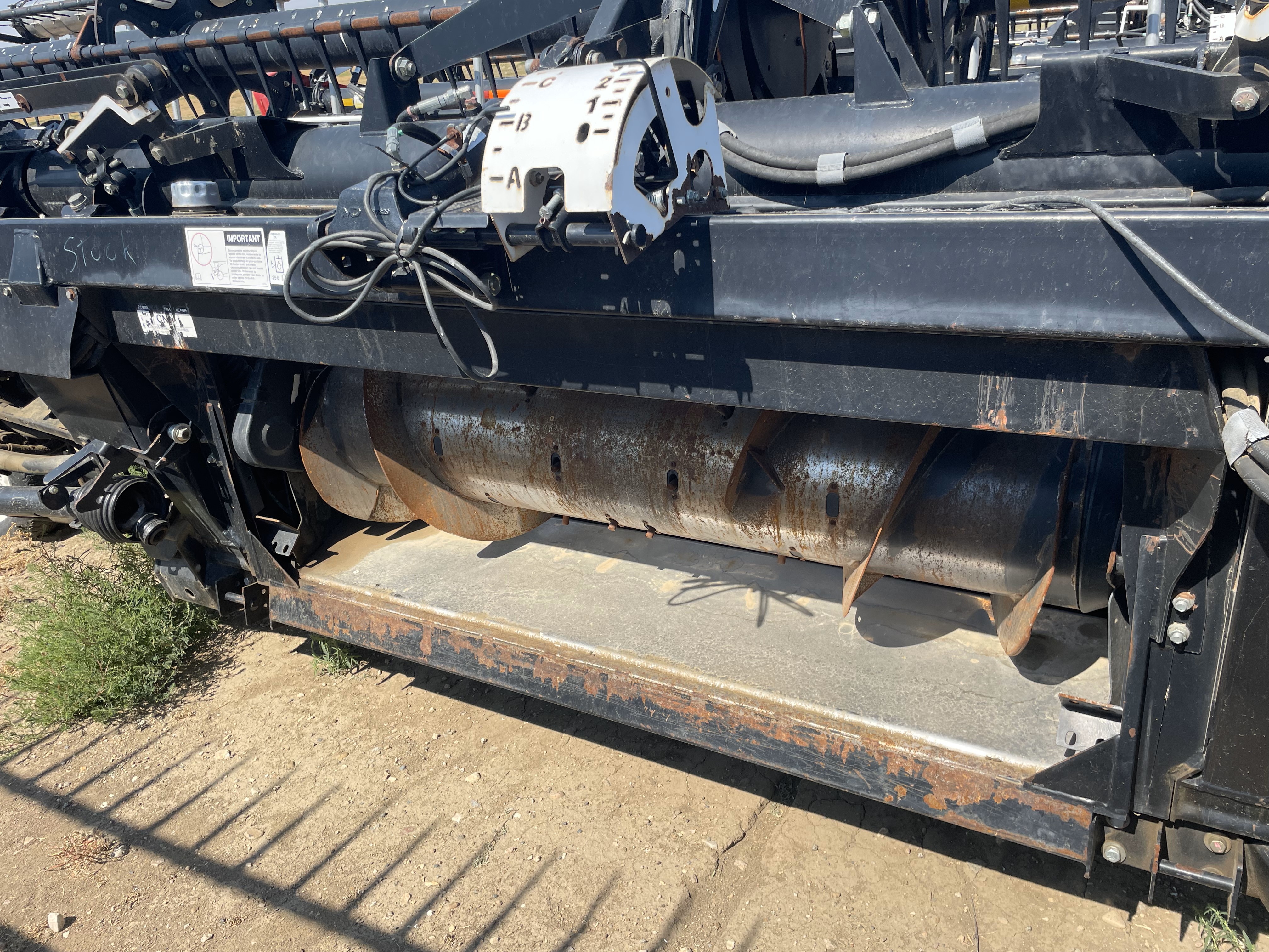 2011 MacDon FD70-35 Header Combine