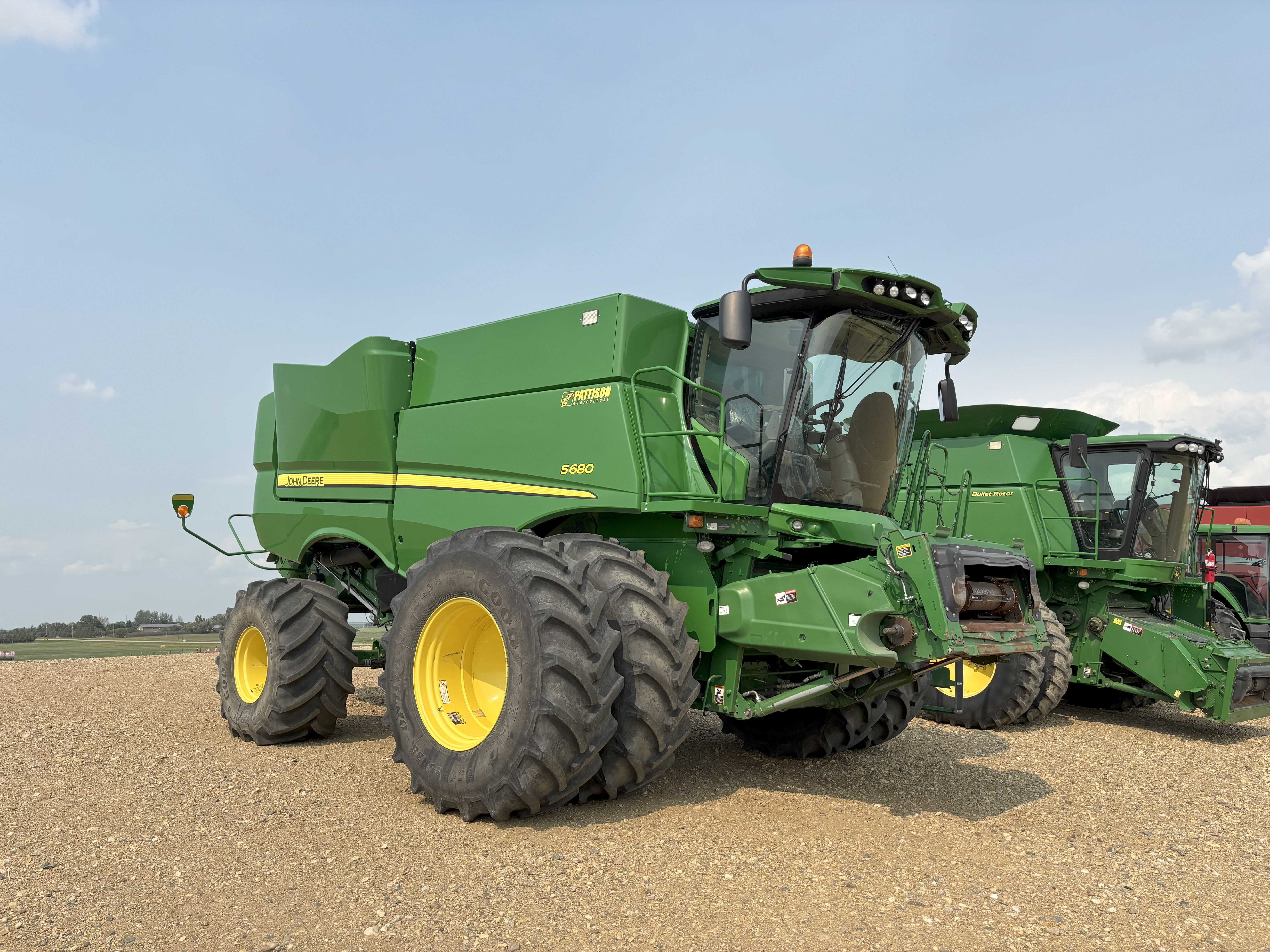 2017 John Deere S680 Combine