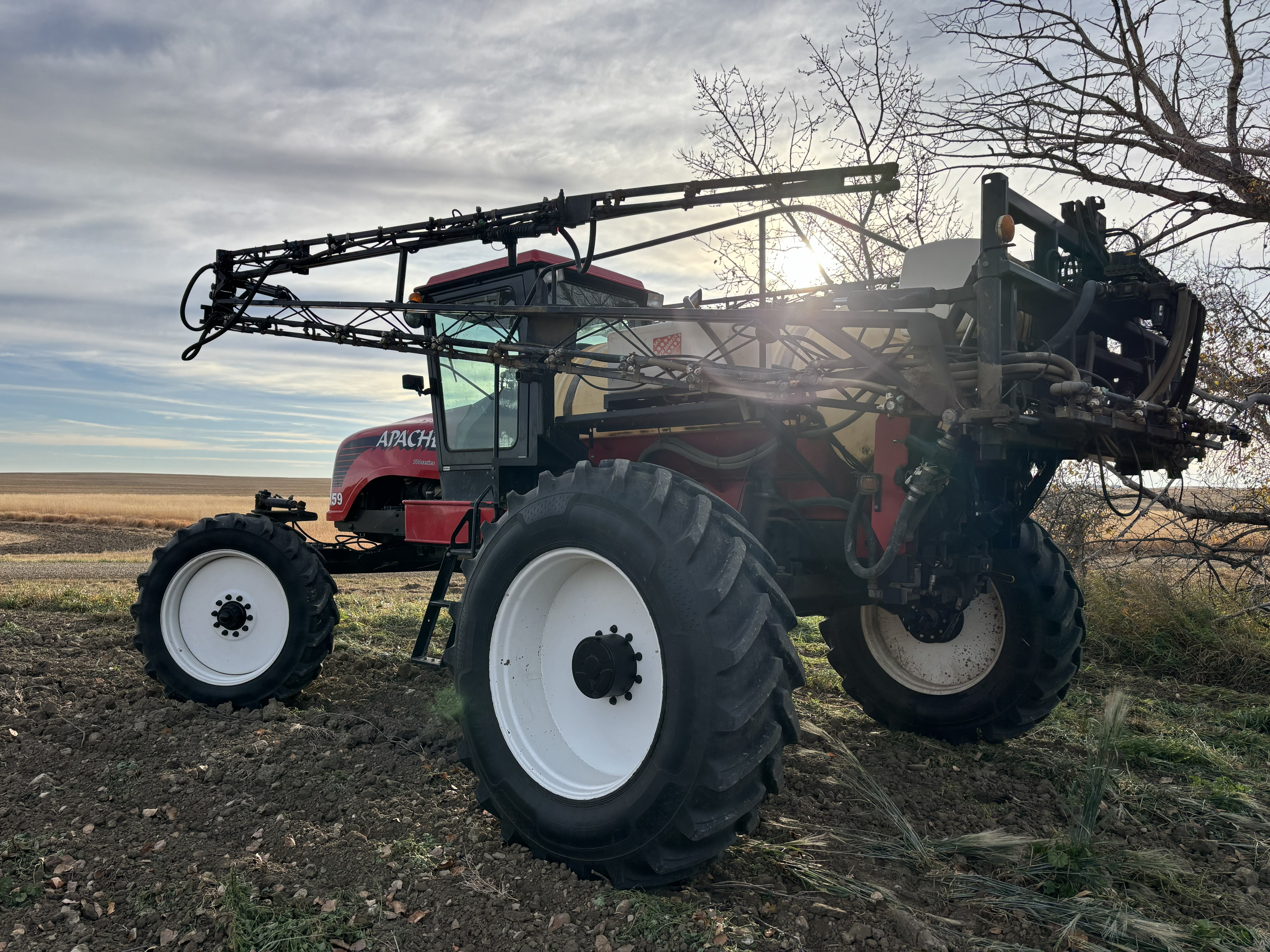 2004 Apache 859 Sprayer/High Clearance