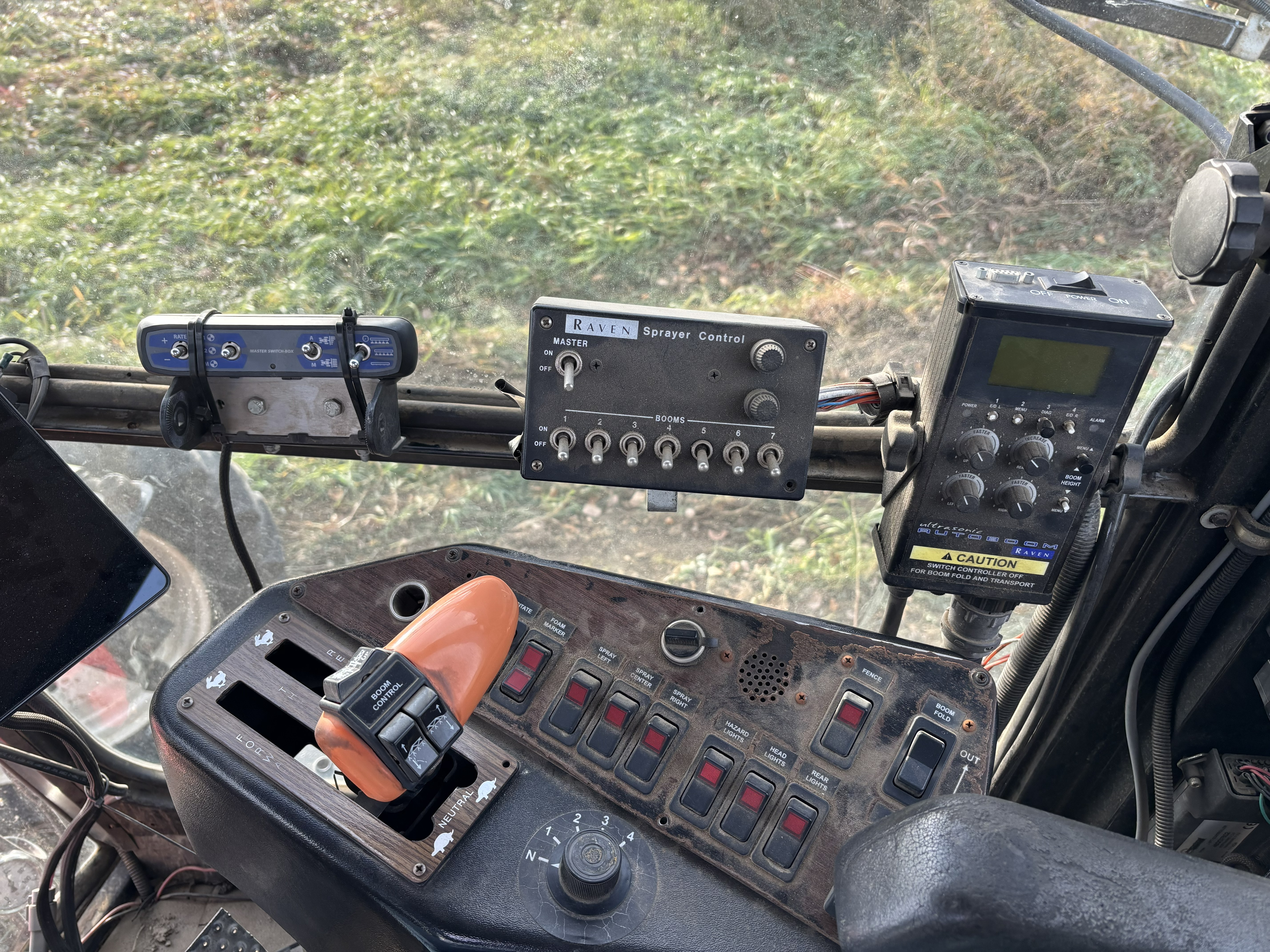 2004 Apache 859 Sprayer/High Clearance