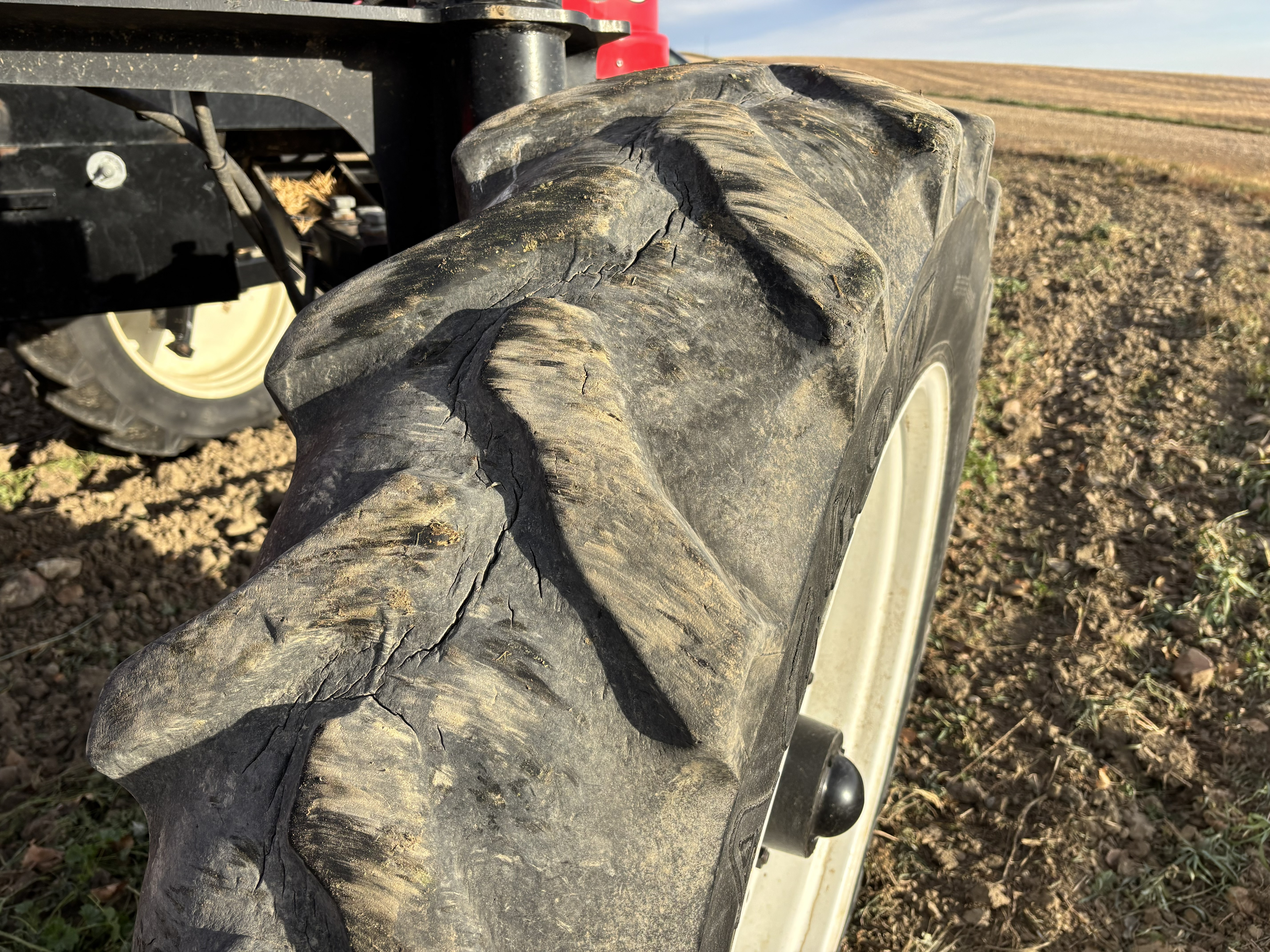 2004 Apache 859 Sprayer/High Clearance