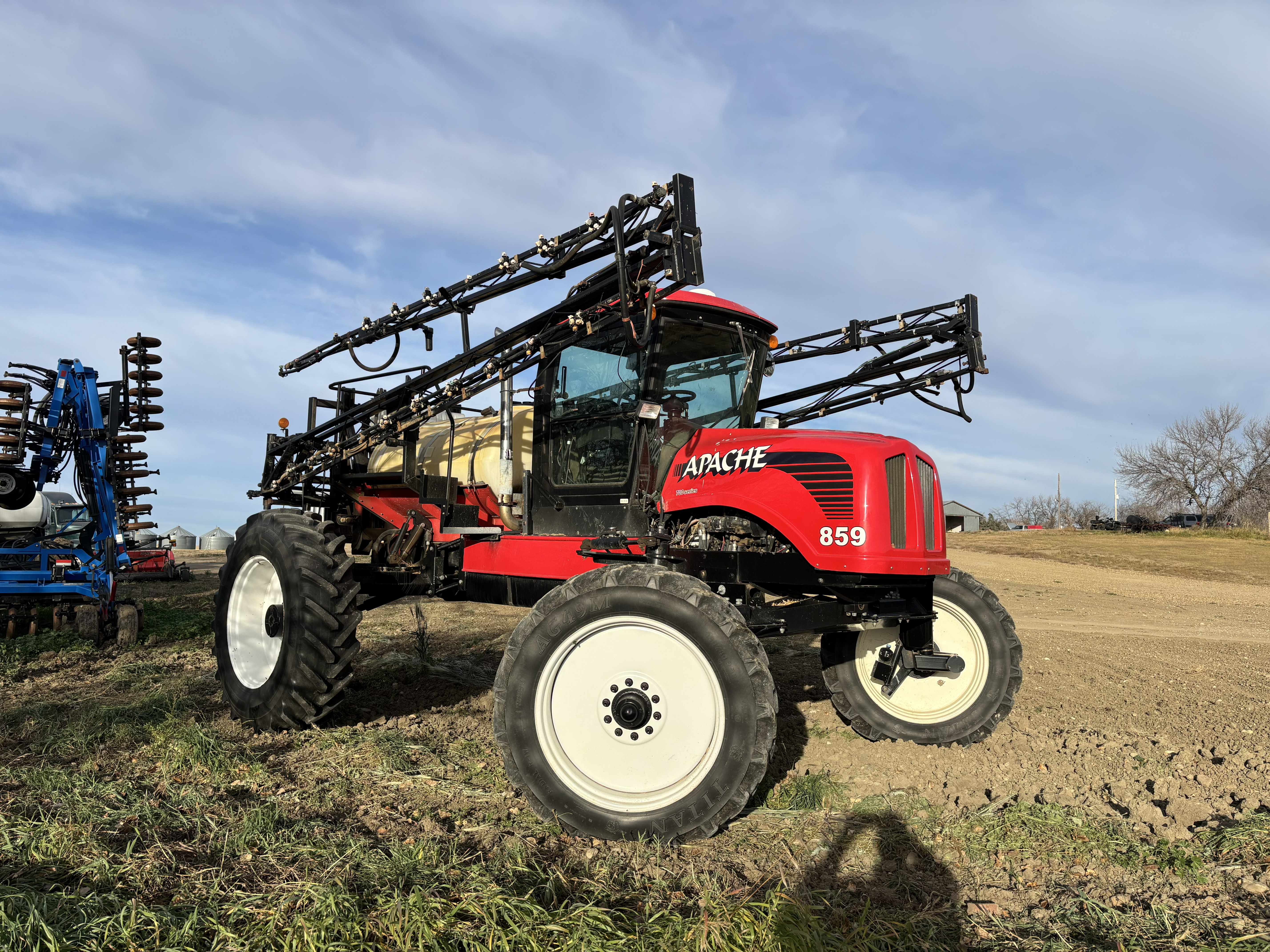 2004 Apache 859 Sprayer/High Clearance