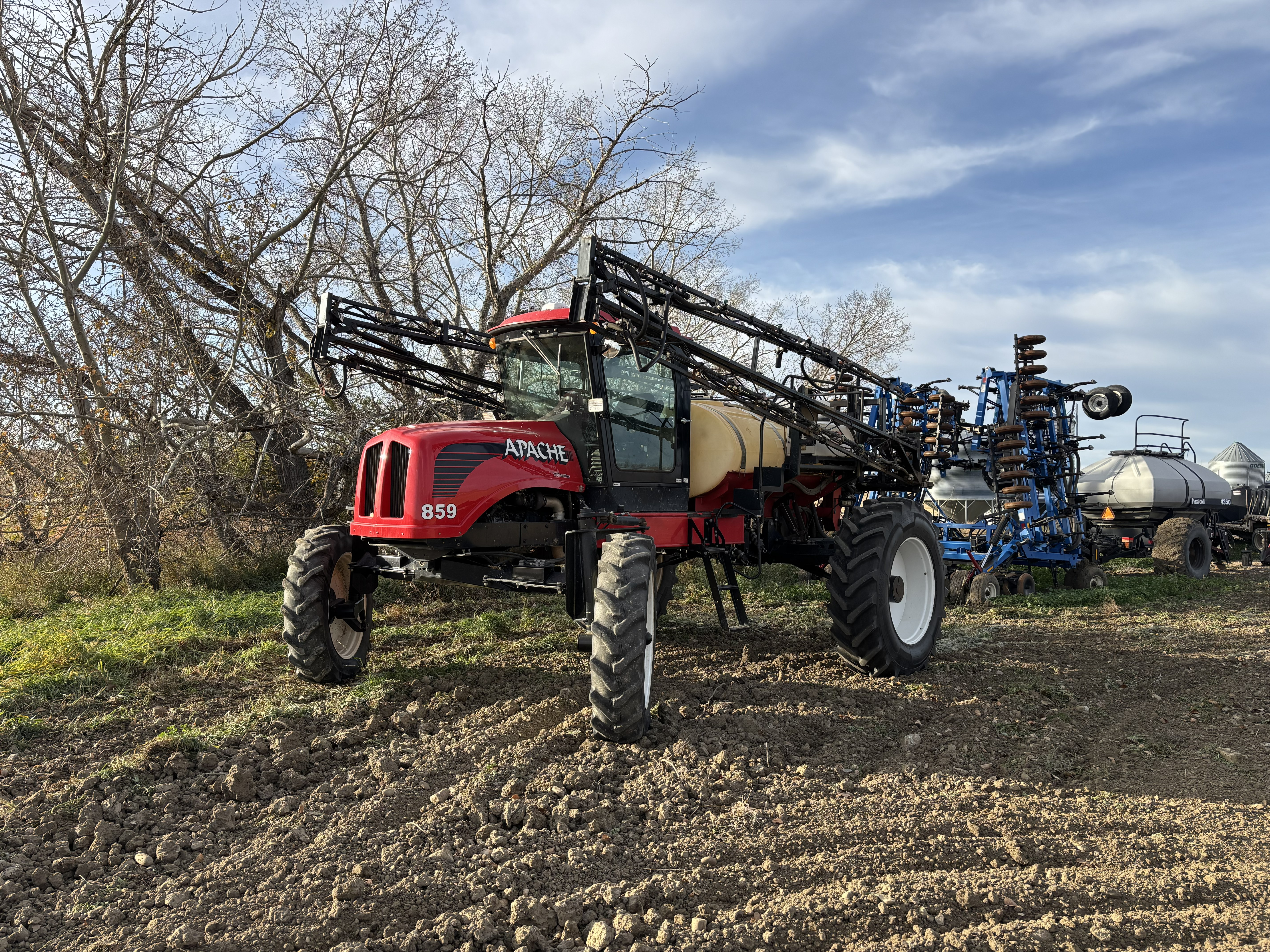 2004 Apache 859 Sprayer/High Clearance