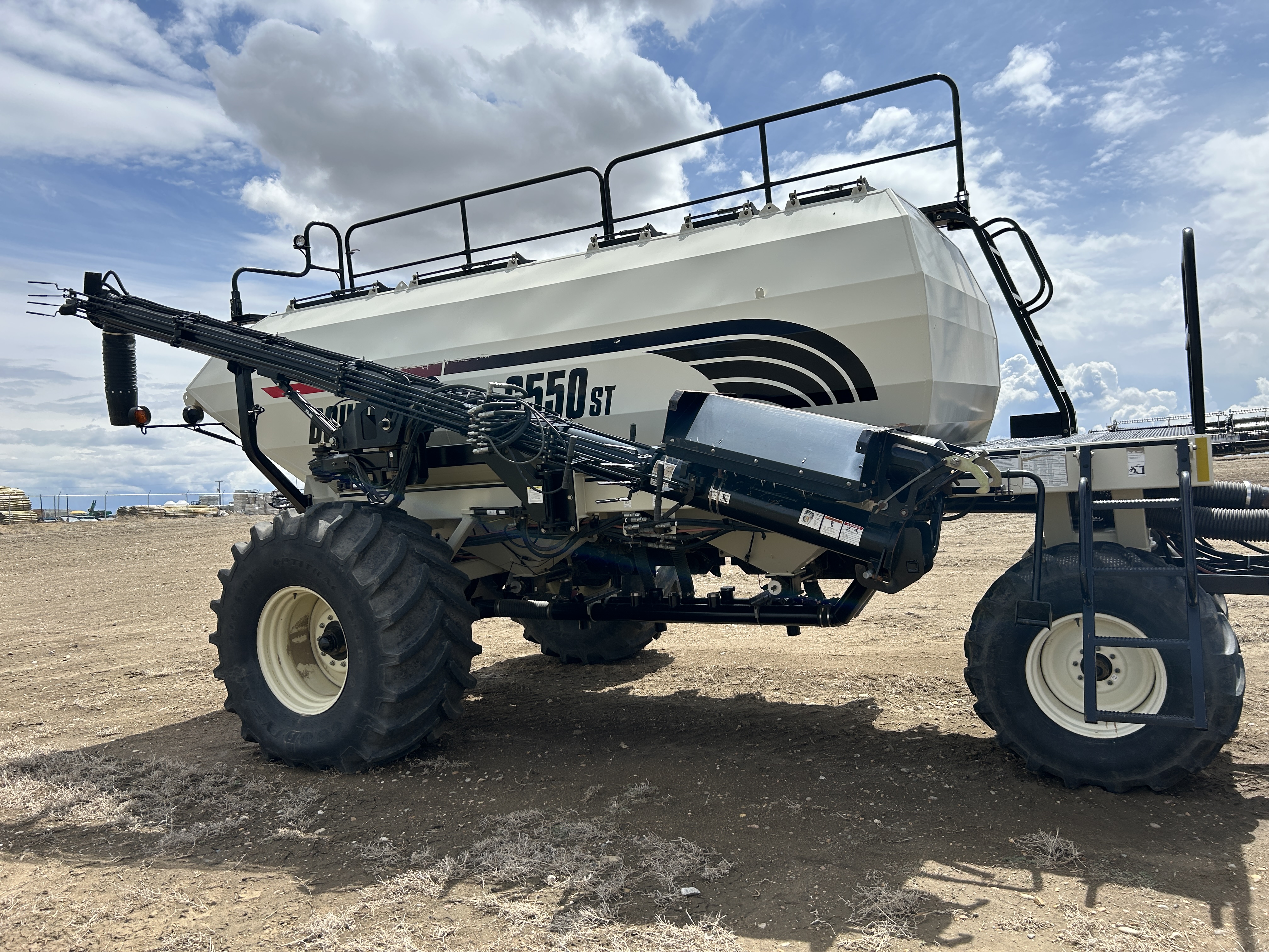 2013 Bourgault 3320-66-10 & 2010 6550ST Air Drill
