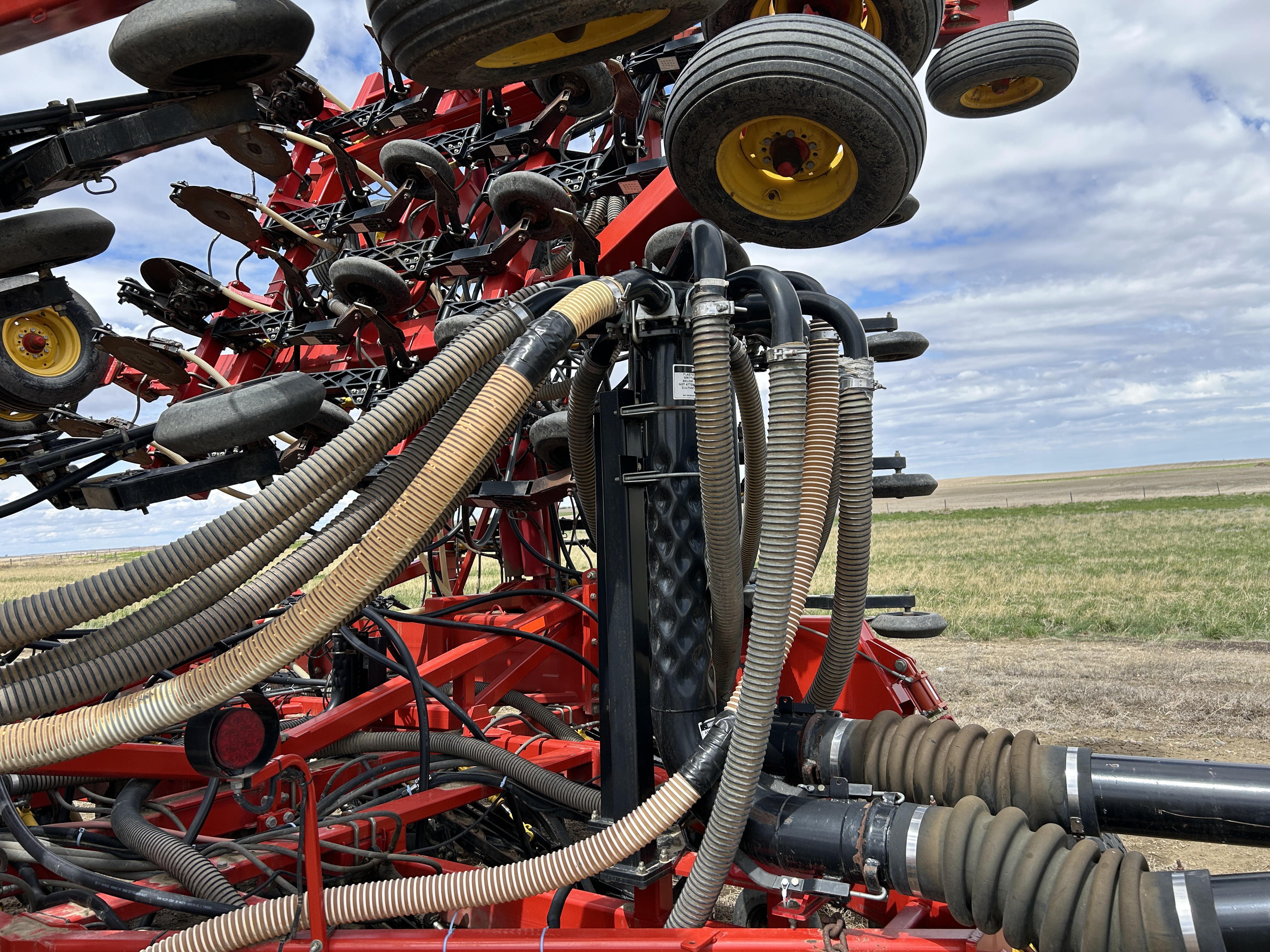 2013 Bourgault 3320-66-10 & 2010 6550ST Air Drill