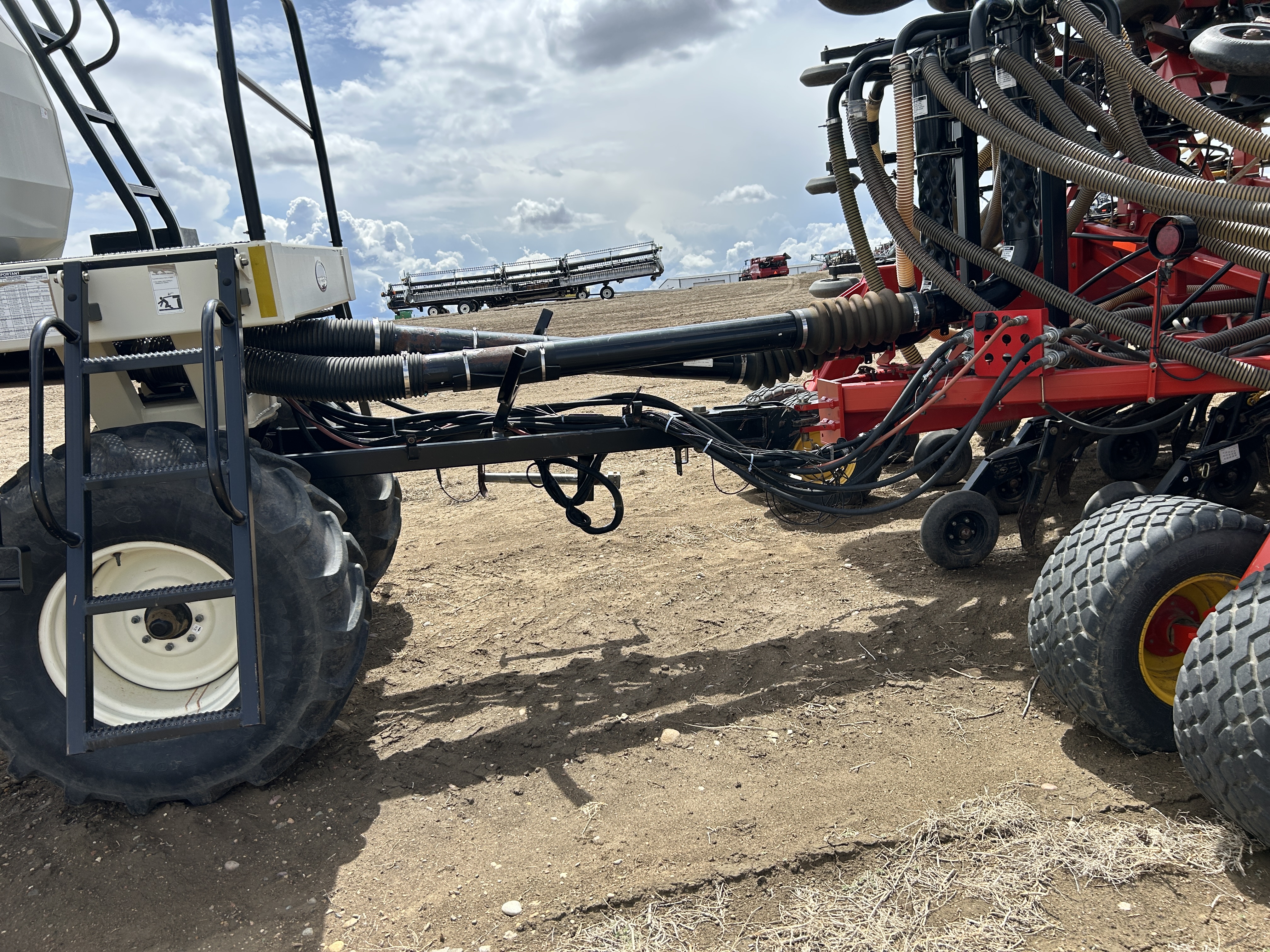 2013 Bourgault 3320-66-10 & 2010 6550ST Air Drill