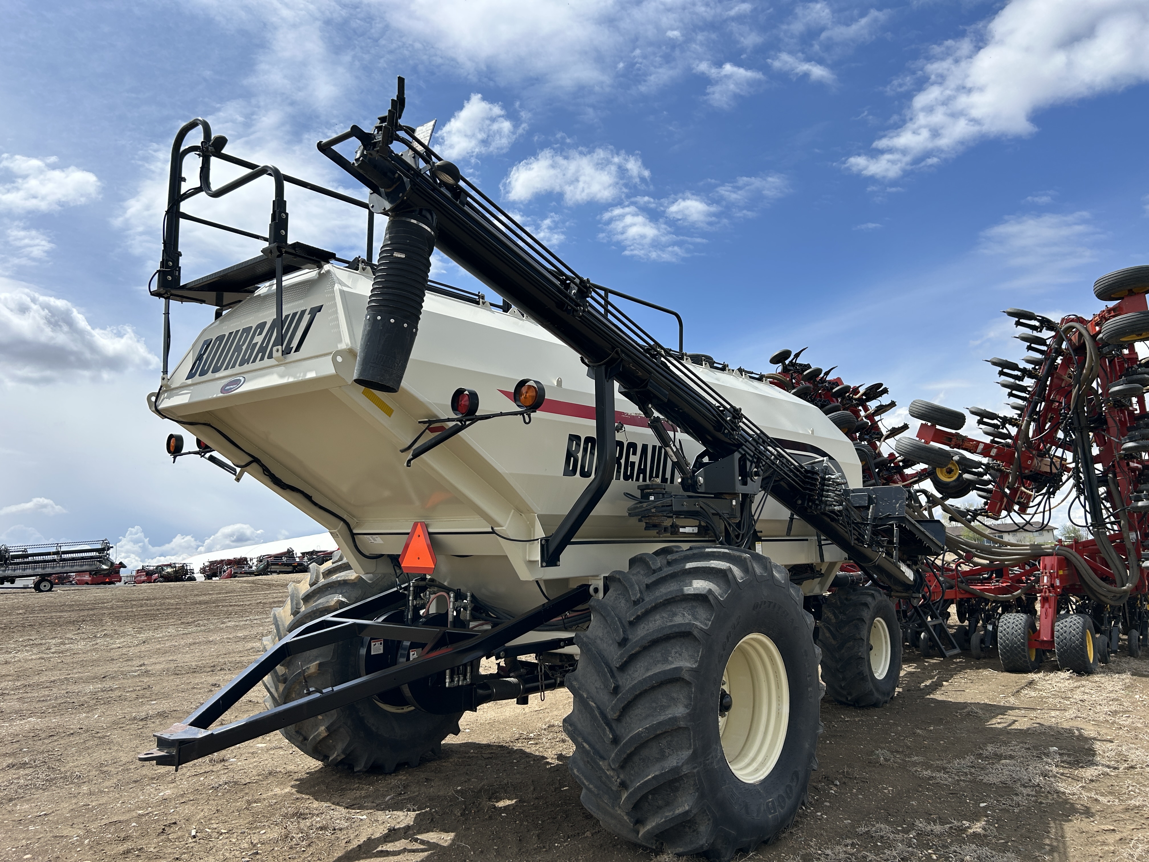 2013 Bourgault 3320-66-10 & 2010 6550ST Air Drill