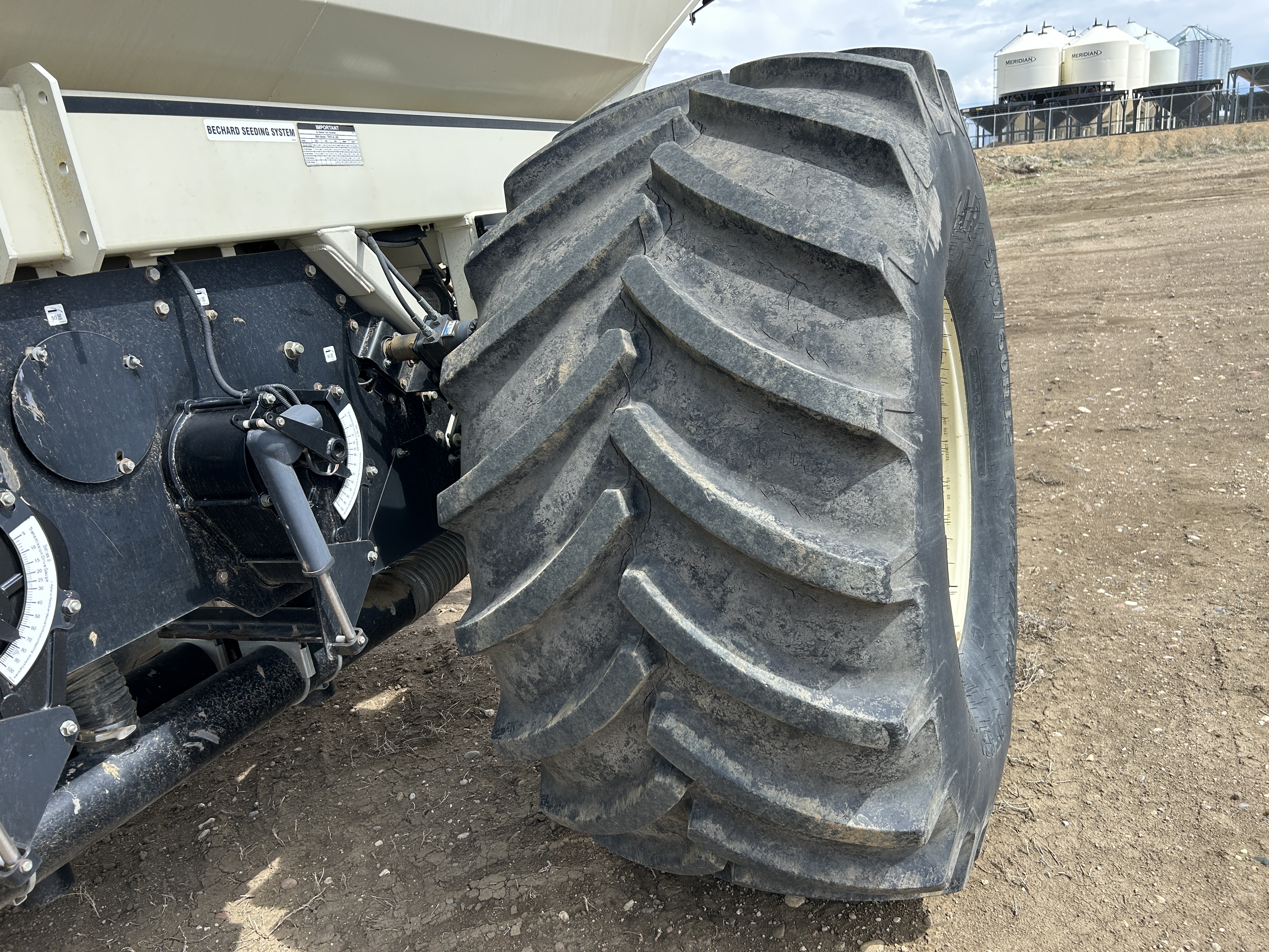 2013 Bourgault 3320-66-10 & 2010 6550ST Air Drill