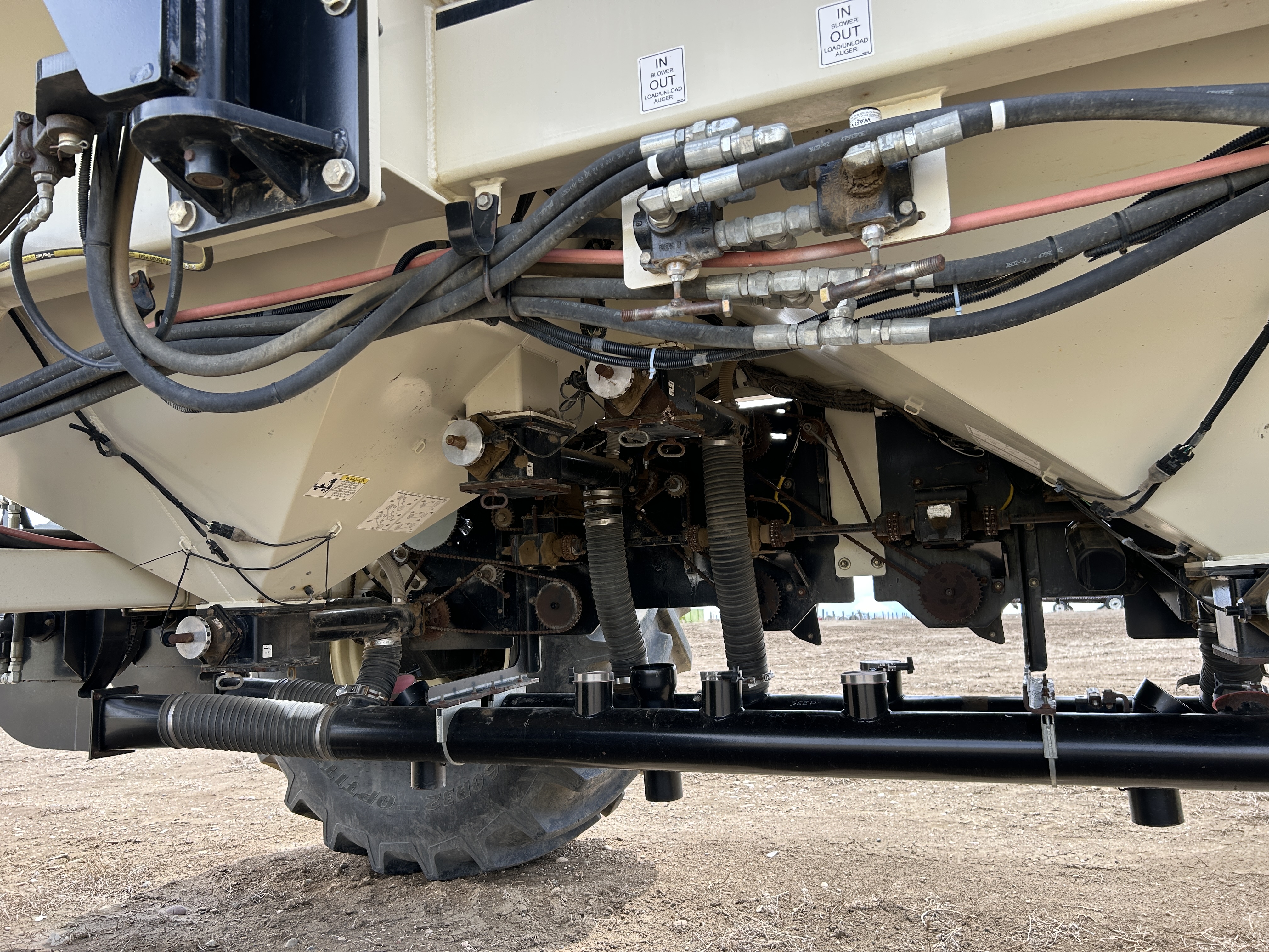2013 Bourgault 3320-66-10 & 2010 6550ST Air Drill