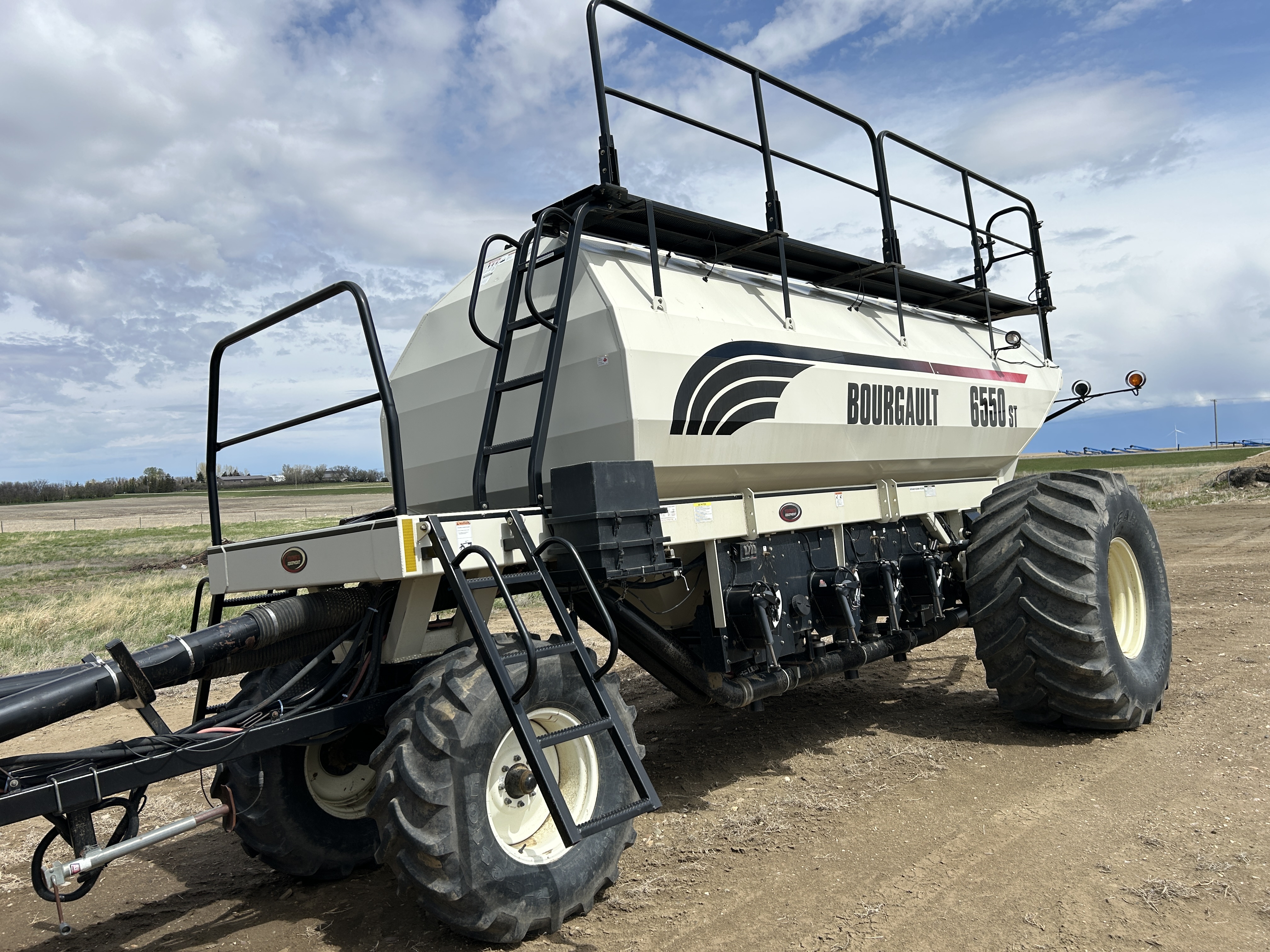 2013 Bourgault 3320-66-10 & 2010 6550ST Air Drill