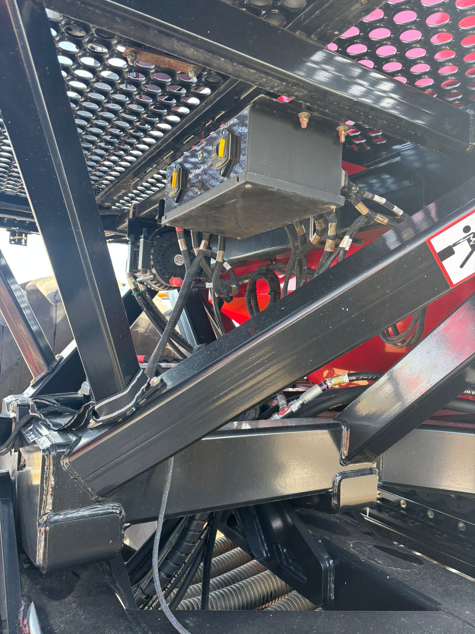 2024 Seed Hawk 8412 & 1000 Air Drill