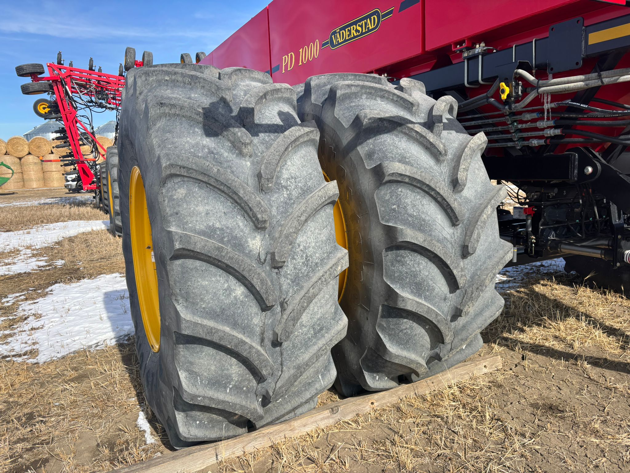 2024 Seed Hawk 8412 & 1000 Air Drill