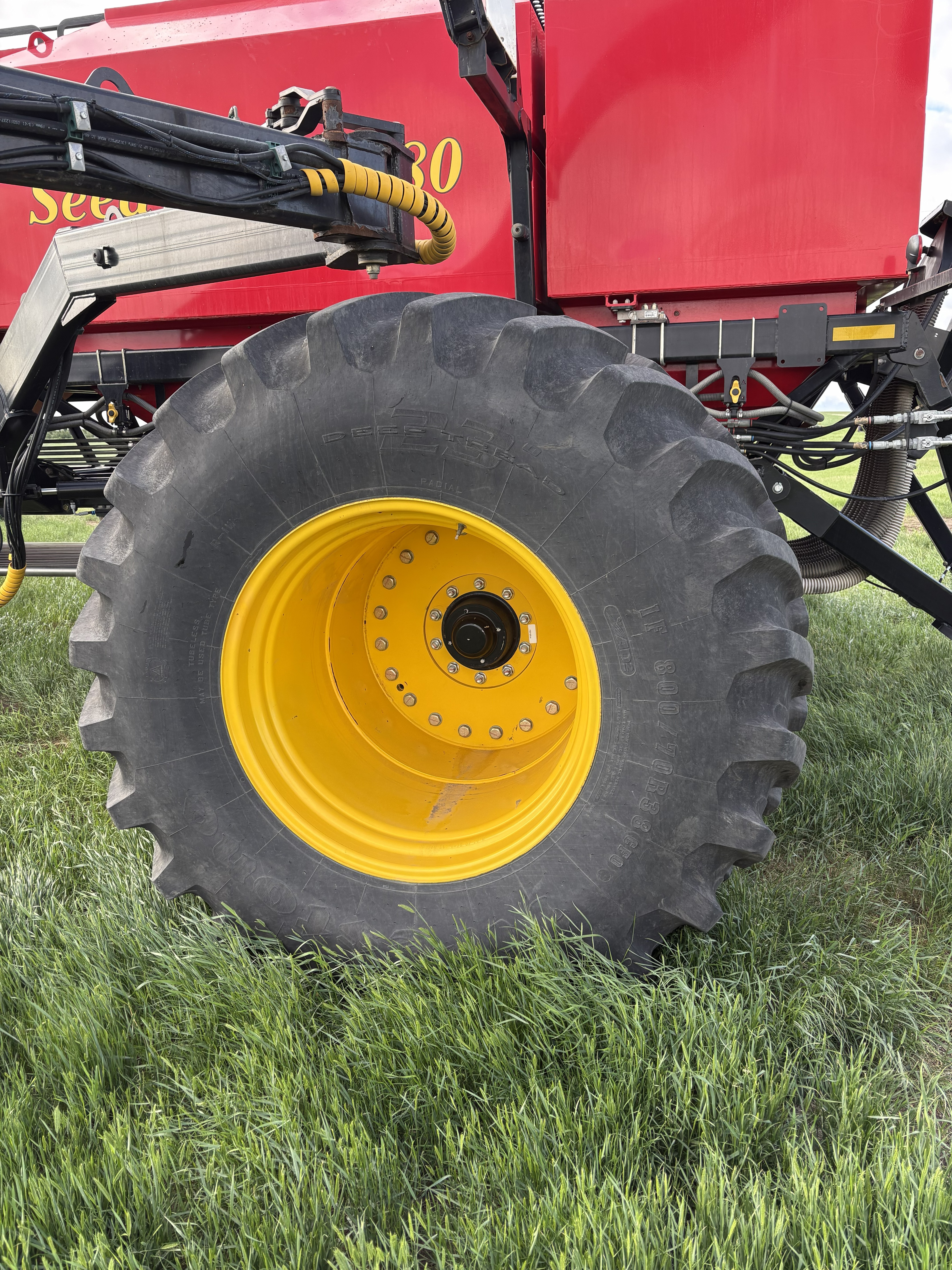 2019 Seed Hawk 8412 & 980 Air Drill