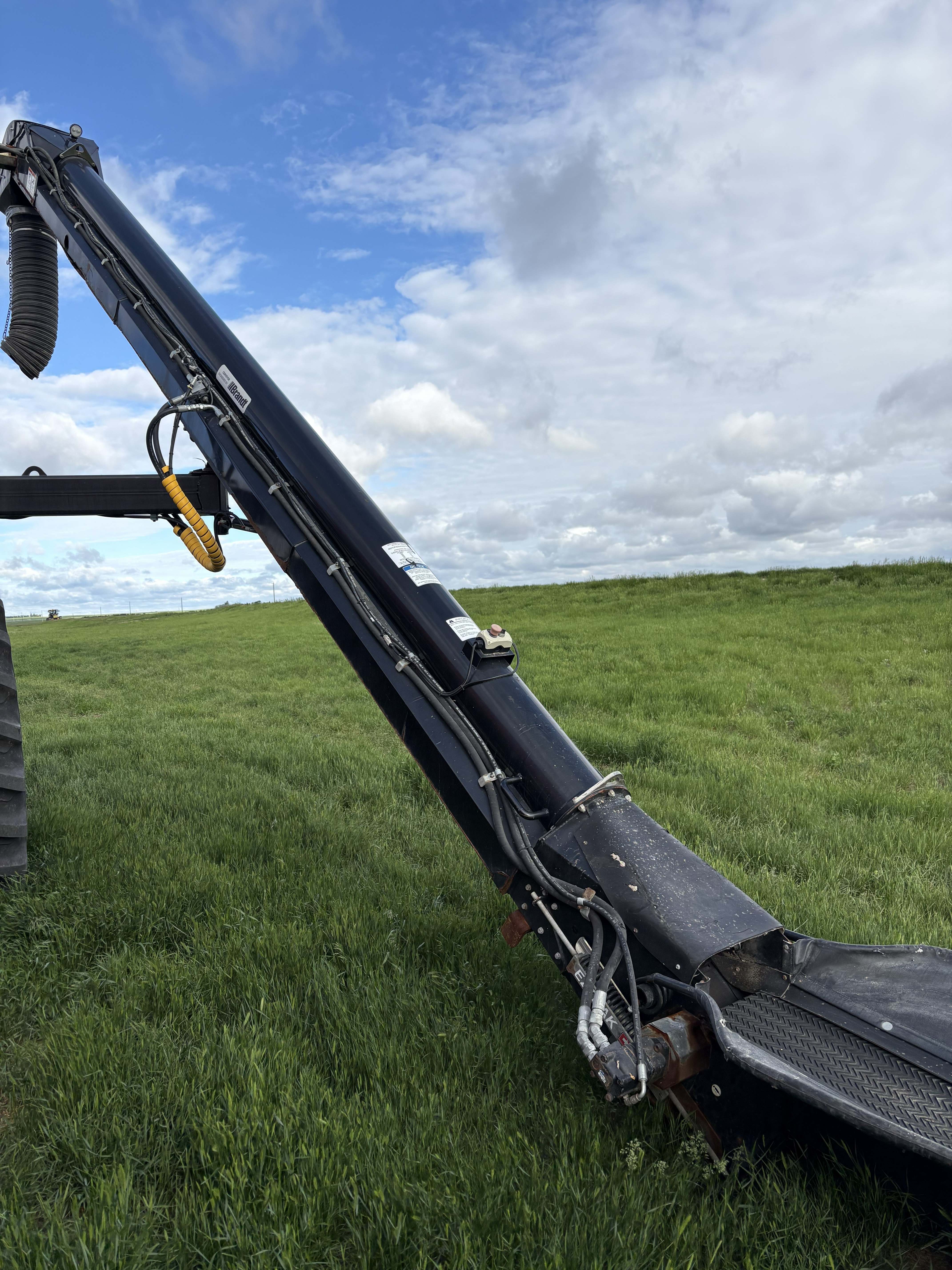 2019 Seed Hawk 8412 & 980 Air Drill