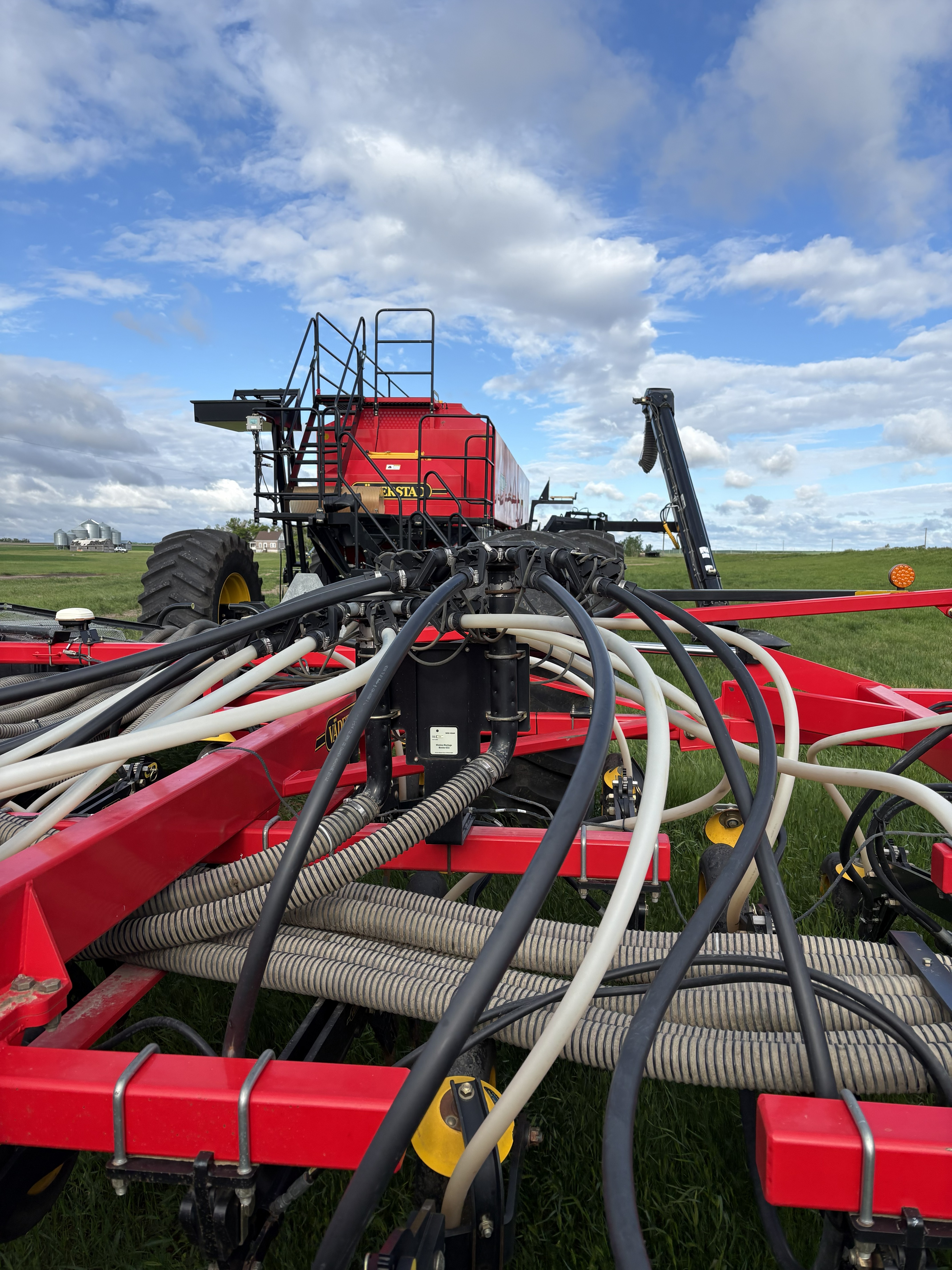 2019 Seed Hawk 8412 & 980 Air Drill