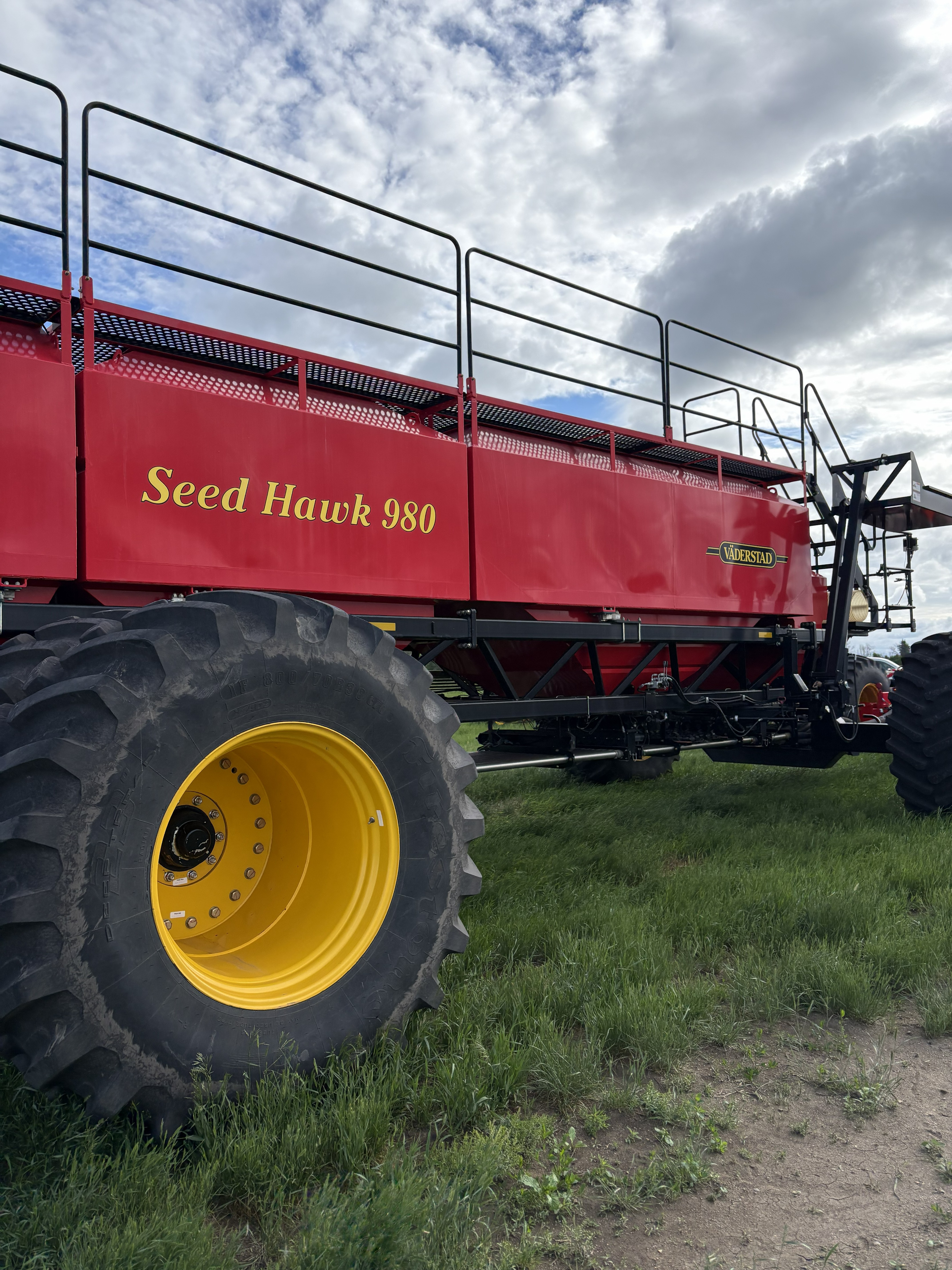 2019 Seed Hawk 8412 & 980 Air Drill