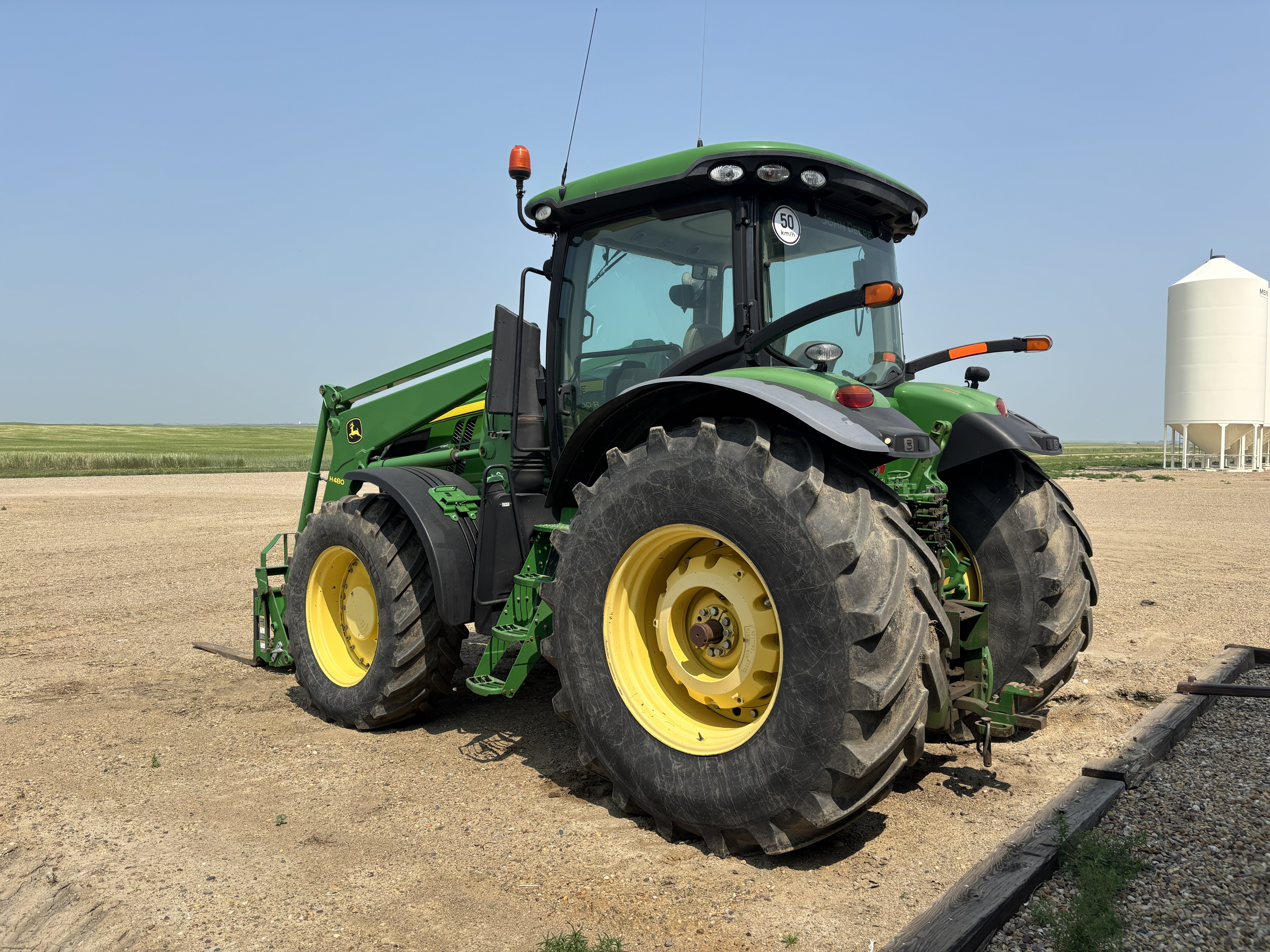 2011 John Deere 7200R Tractor