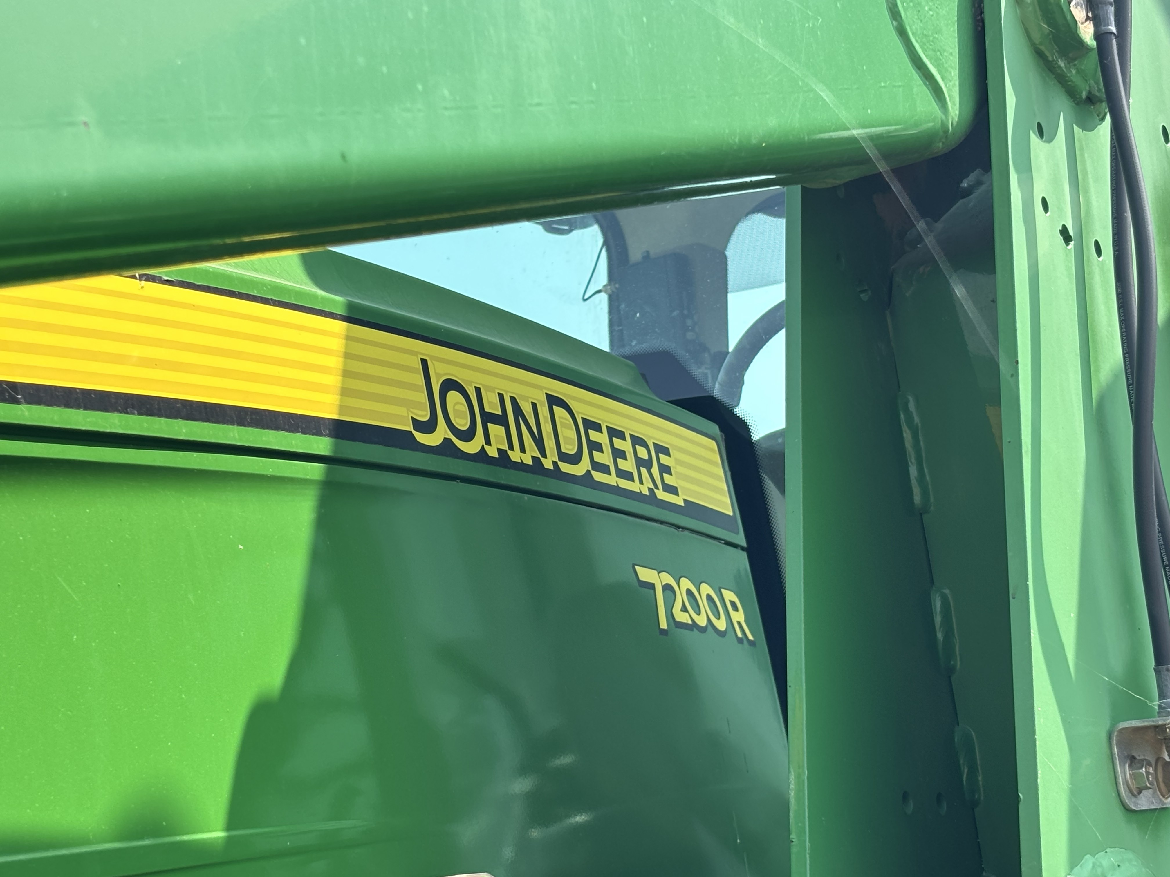 2011 John Deere 7200R Tractor