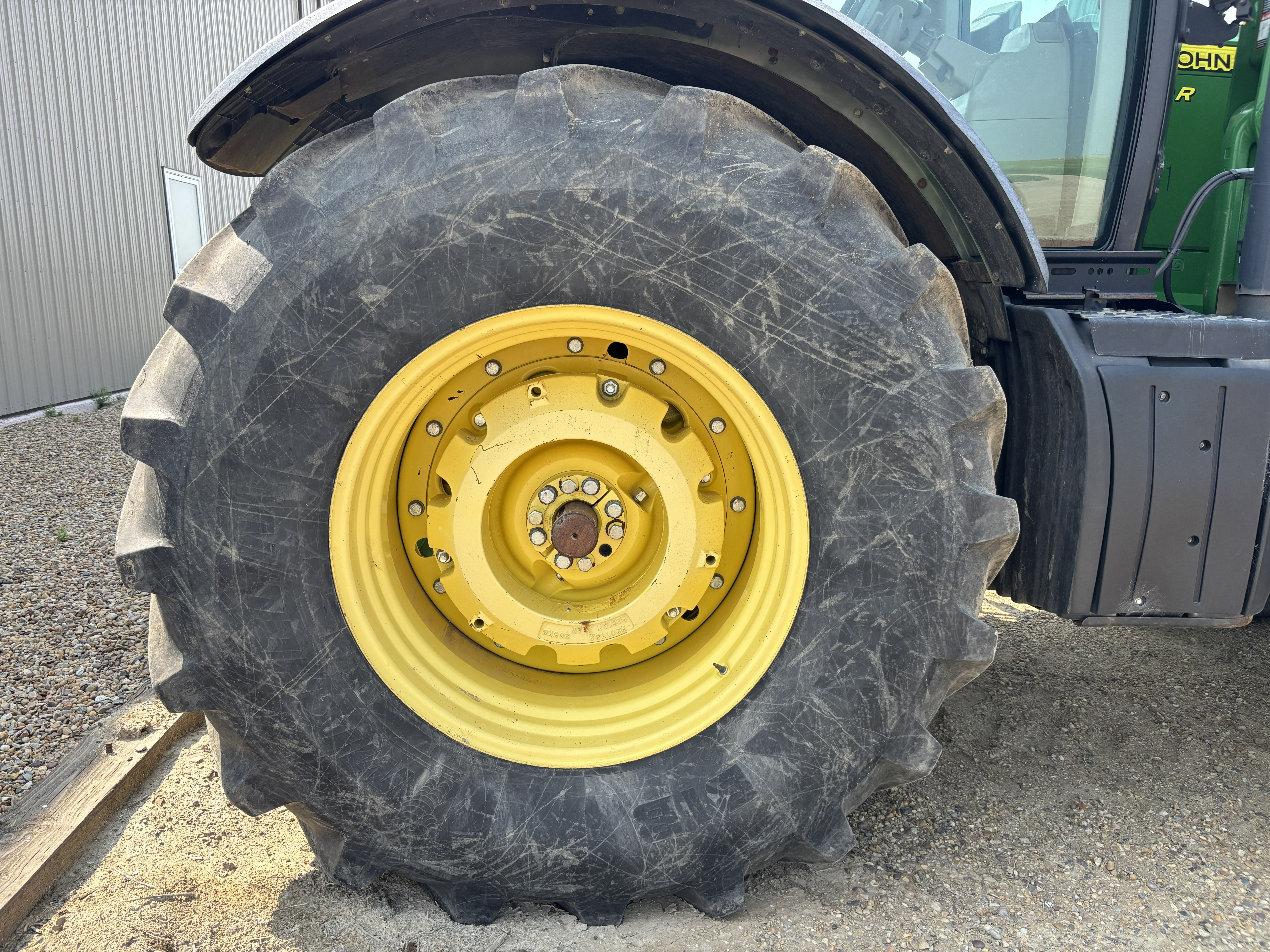 2011 John Deere 7200R Tractor