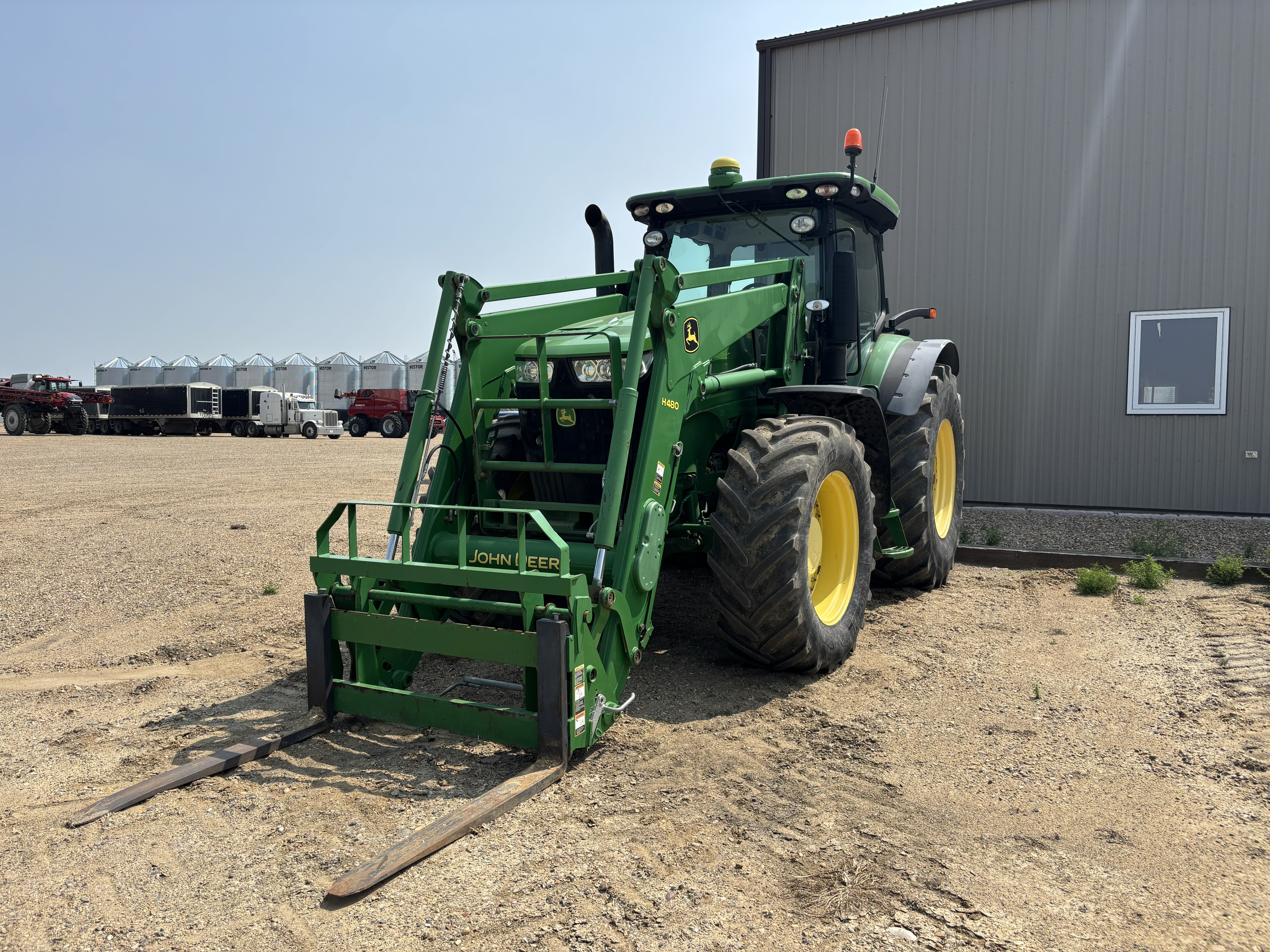 2011 John Deere 7200R Tractor