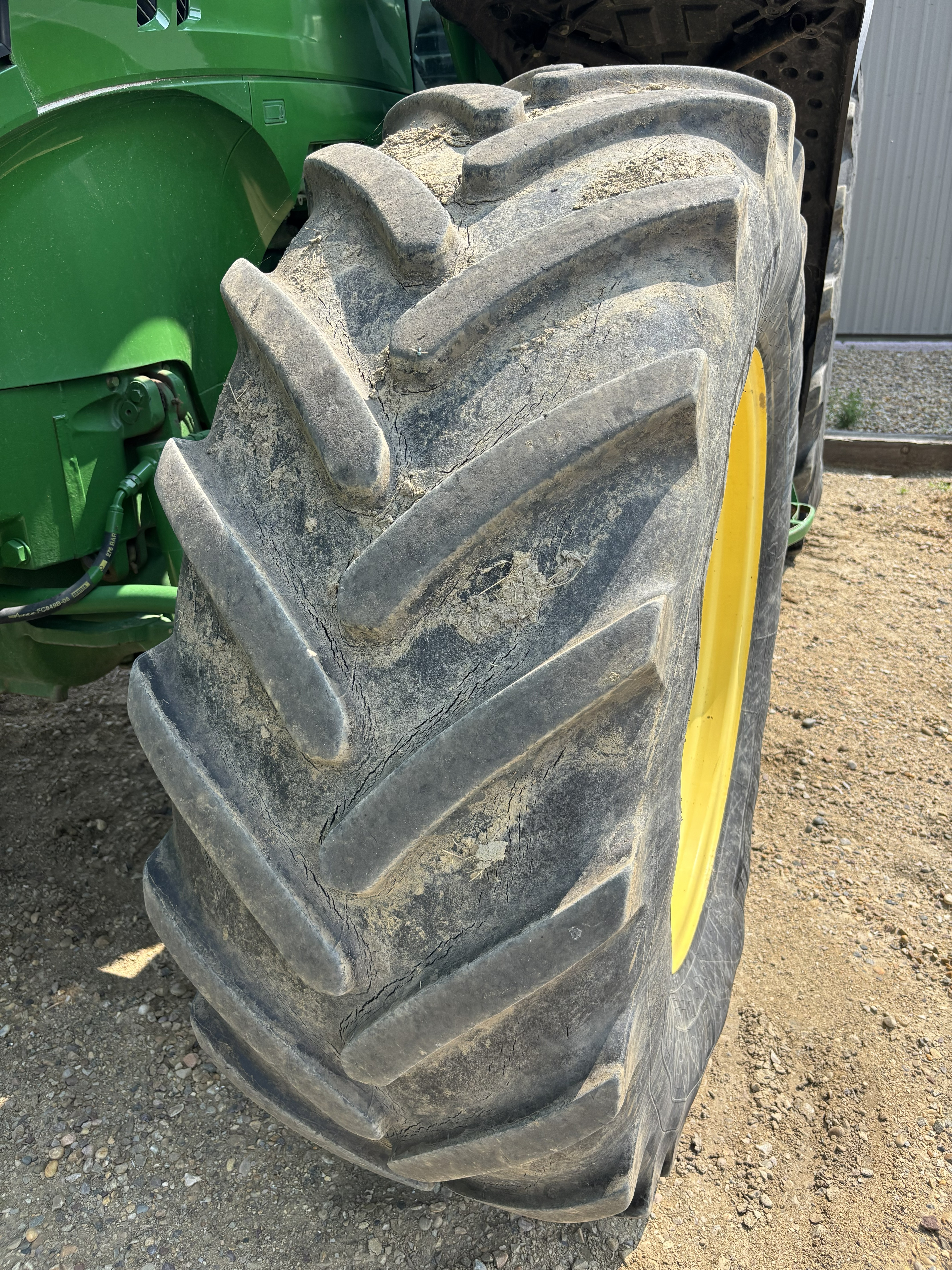 2011 John Deere 7200R Tractor