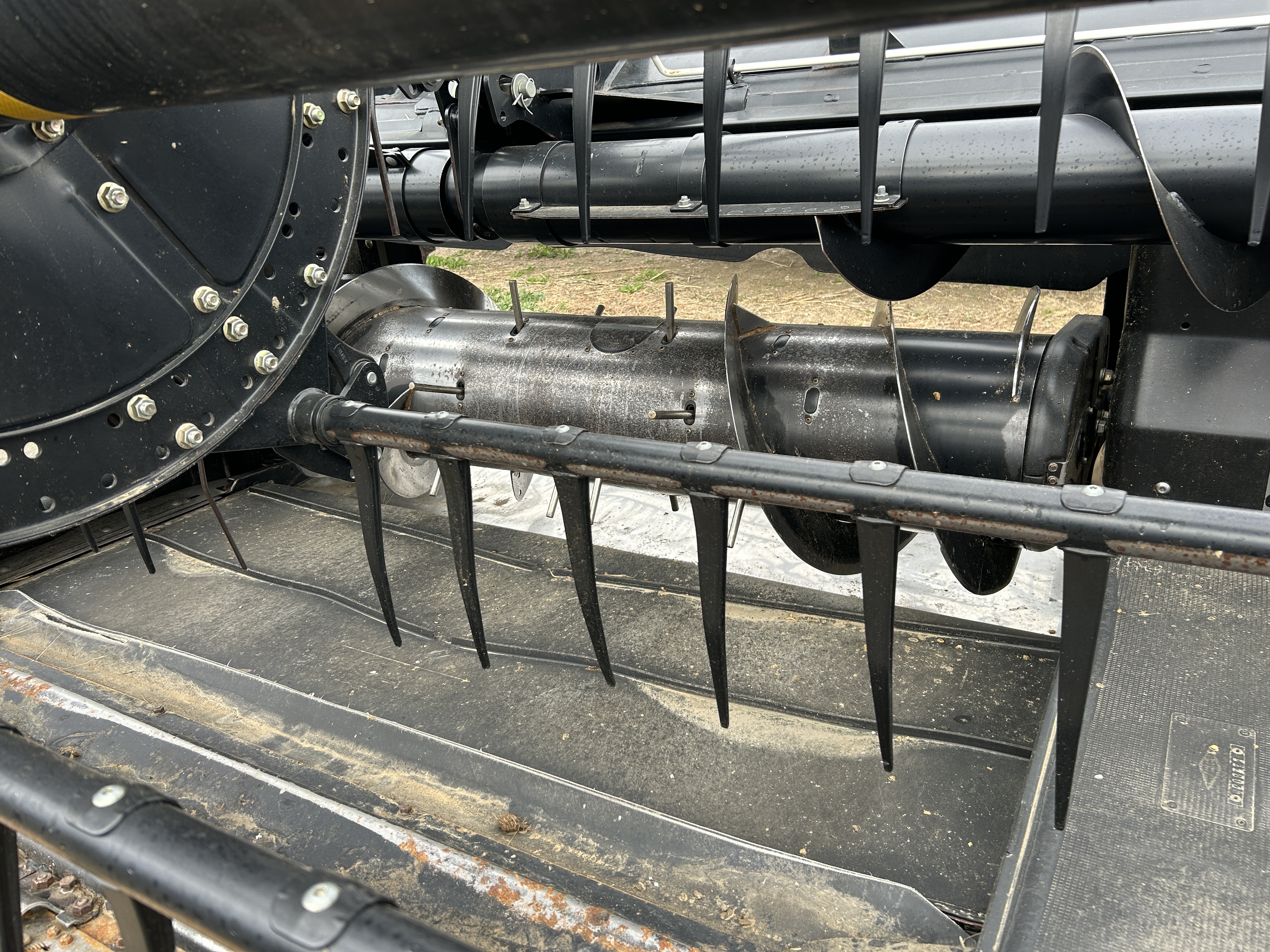 2016 MacDon D65-35 Header Draper