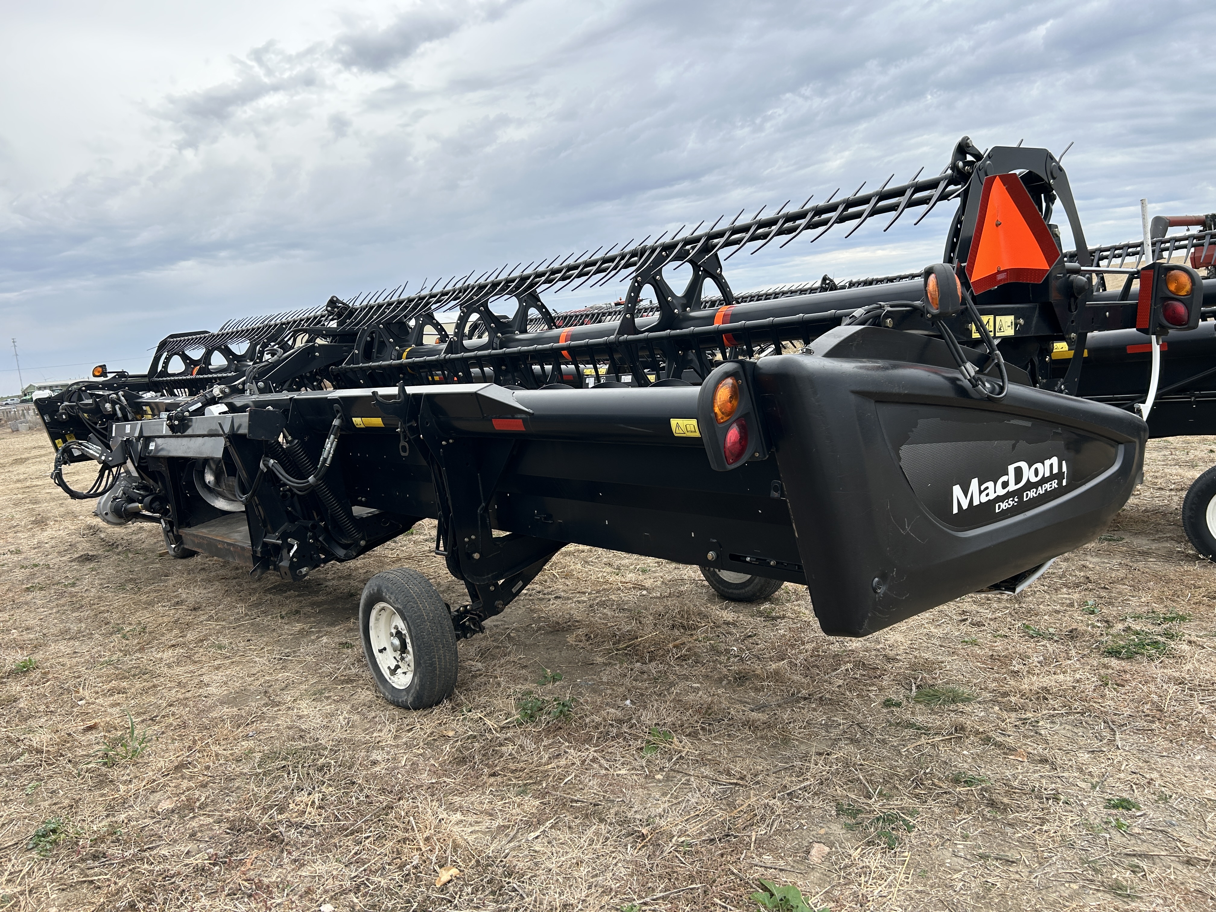 2016 MacDon D65-35 Header Draper