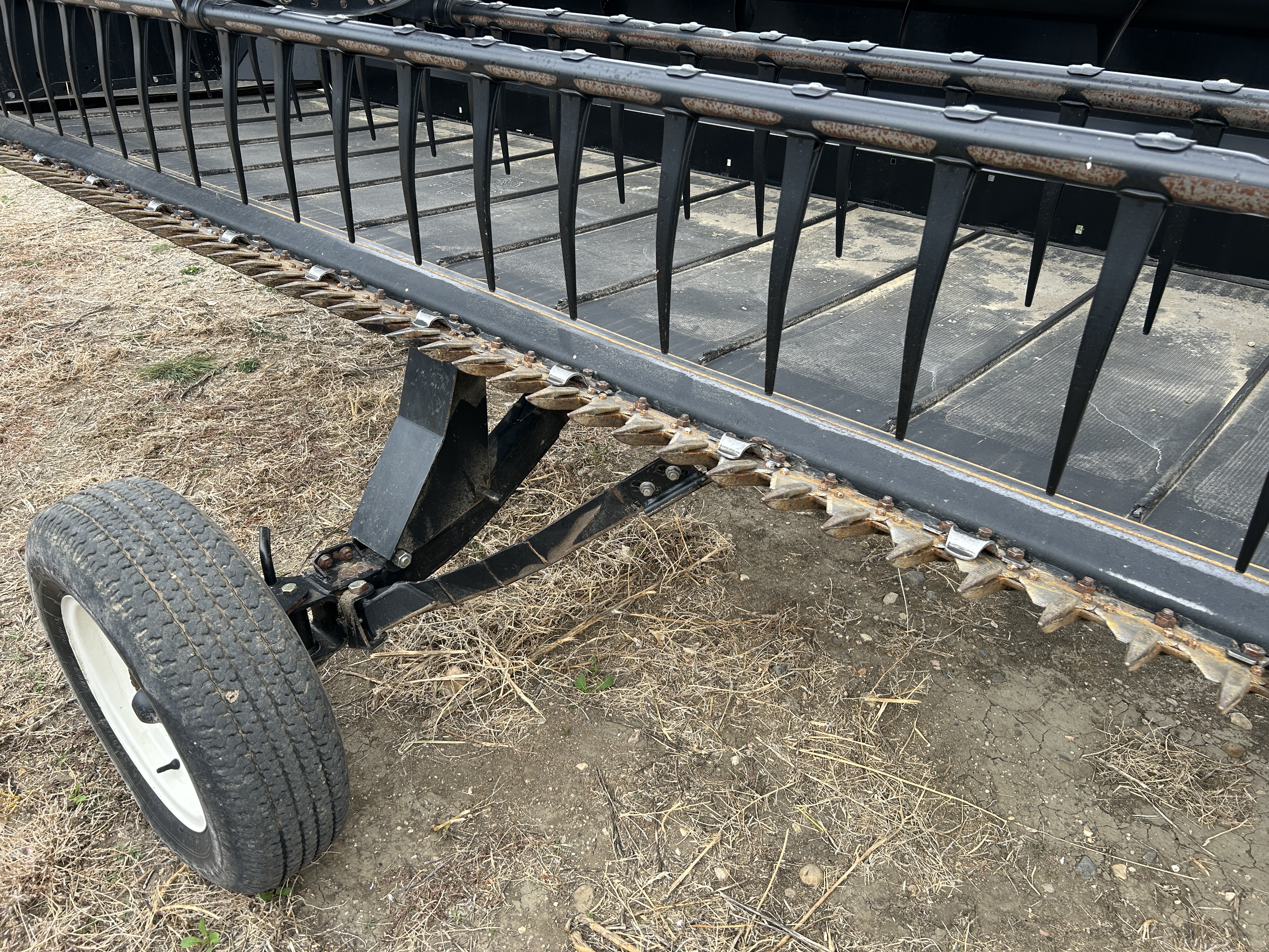 2016 MacDon D65-35 Header Draper