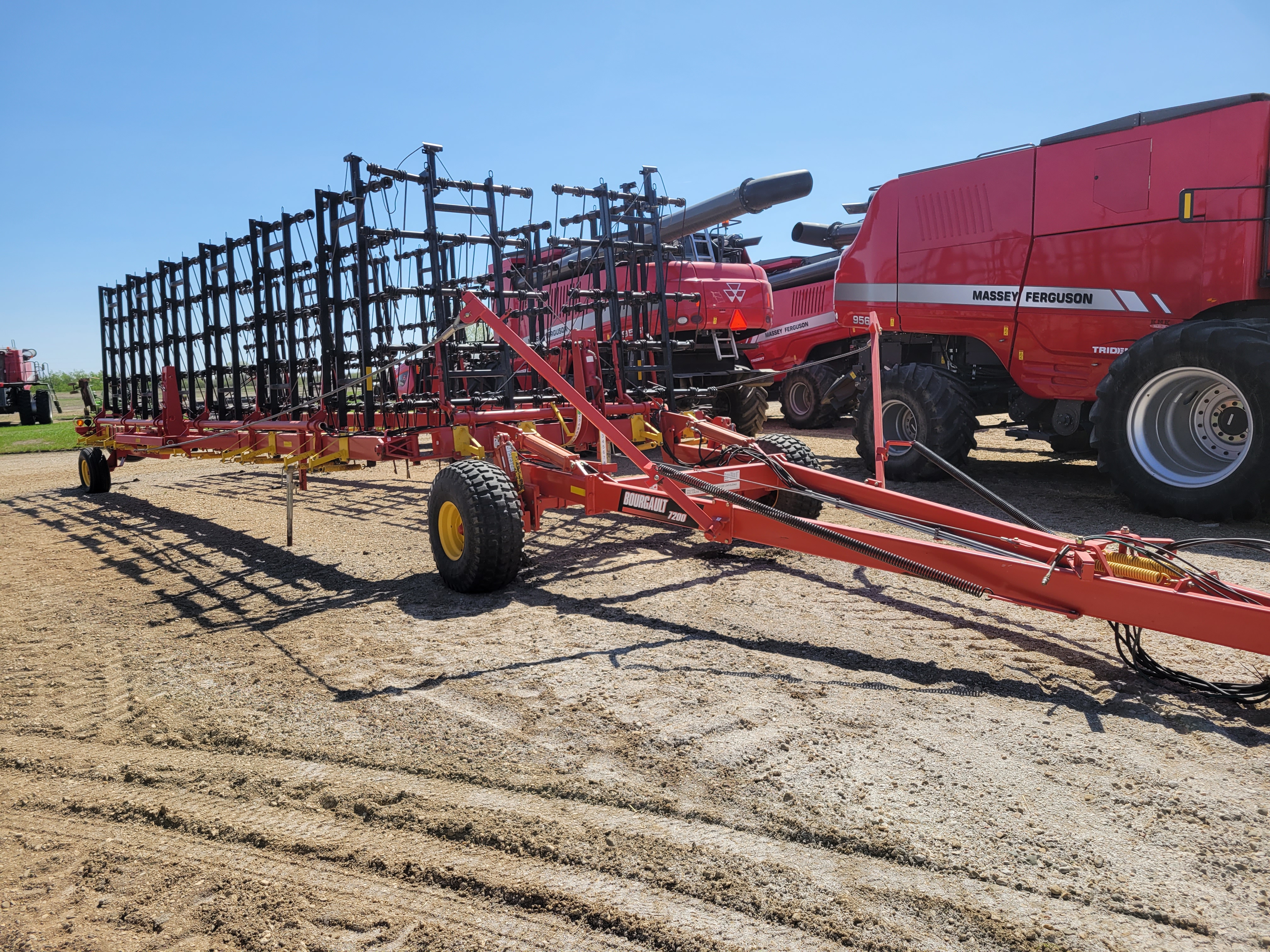 2013 Bourgault 7200 Harrow Heavy