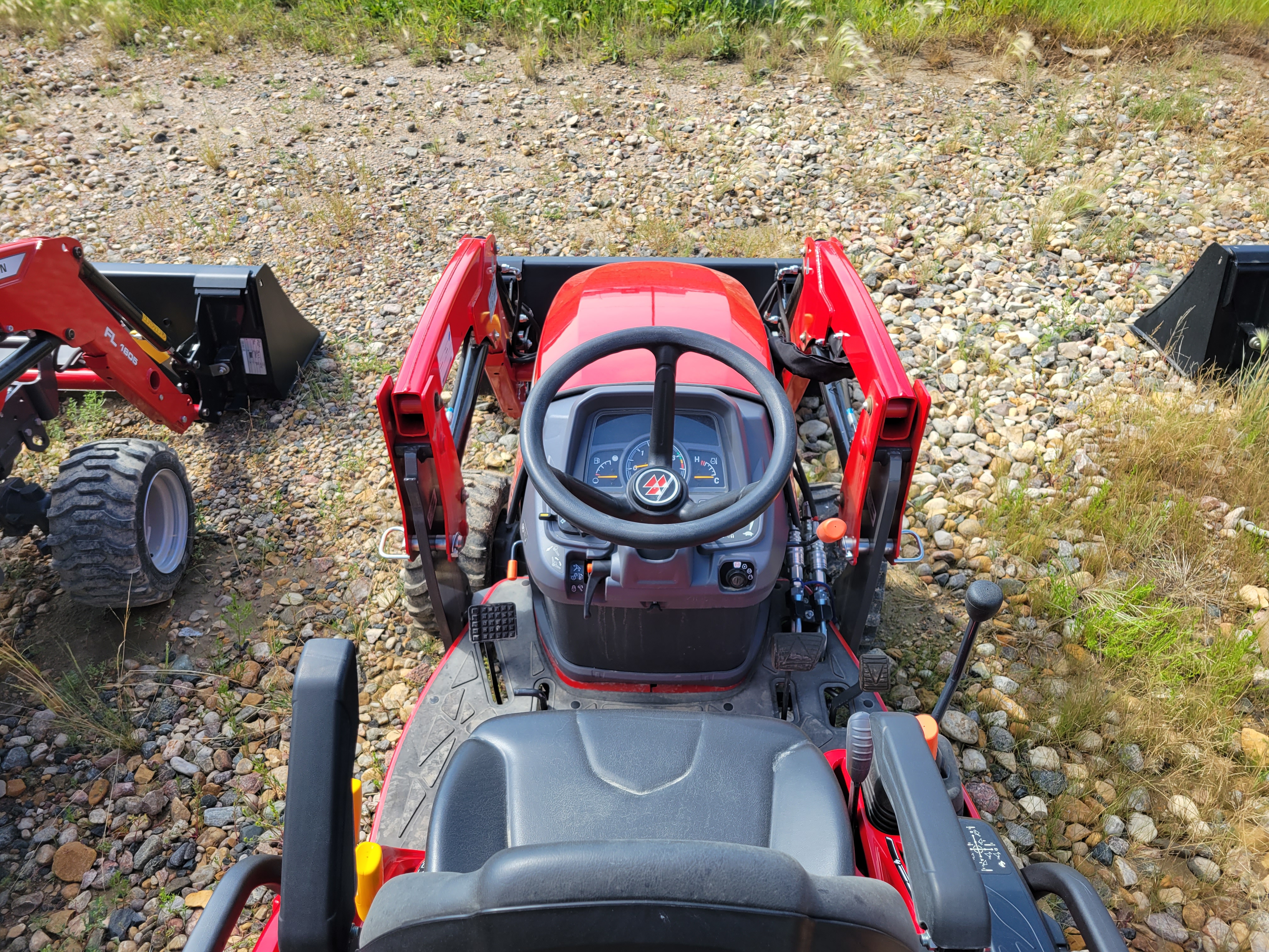 2023 Massey Ferguson GC1725M Tractor