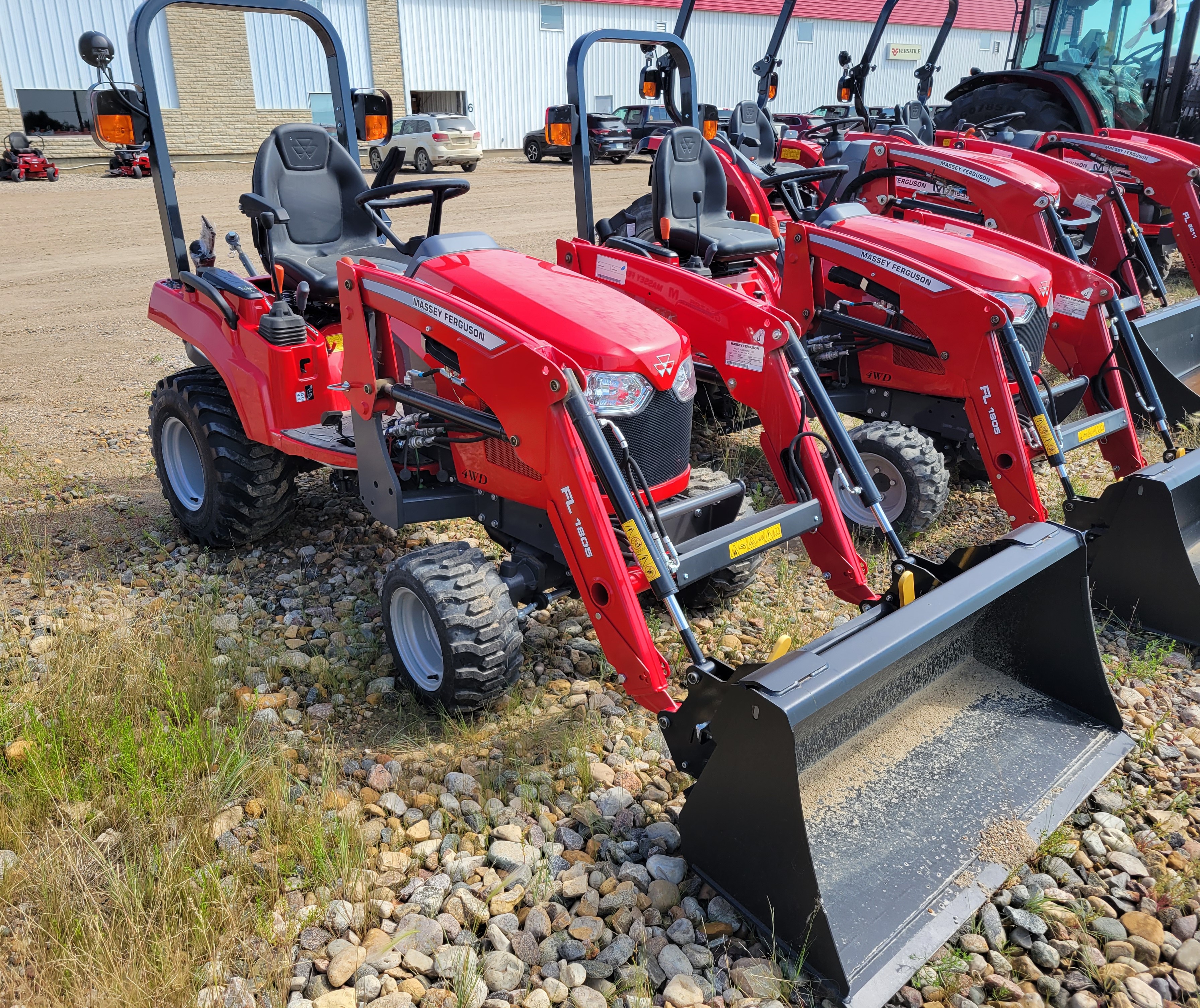 2023 Massey Ferguson GC1725M Tractor