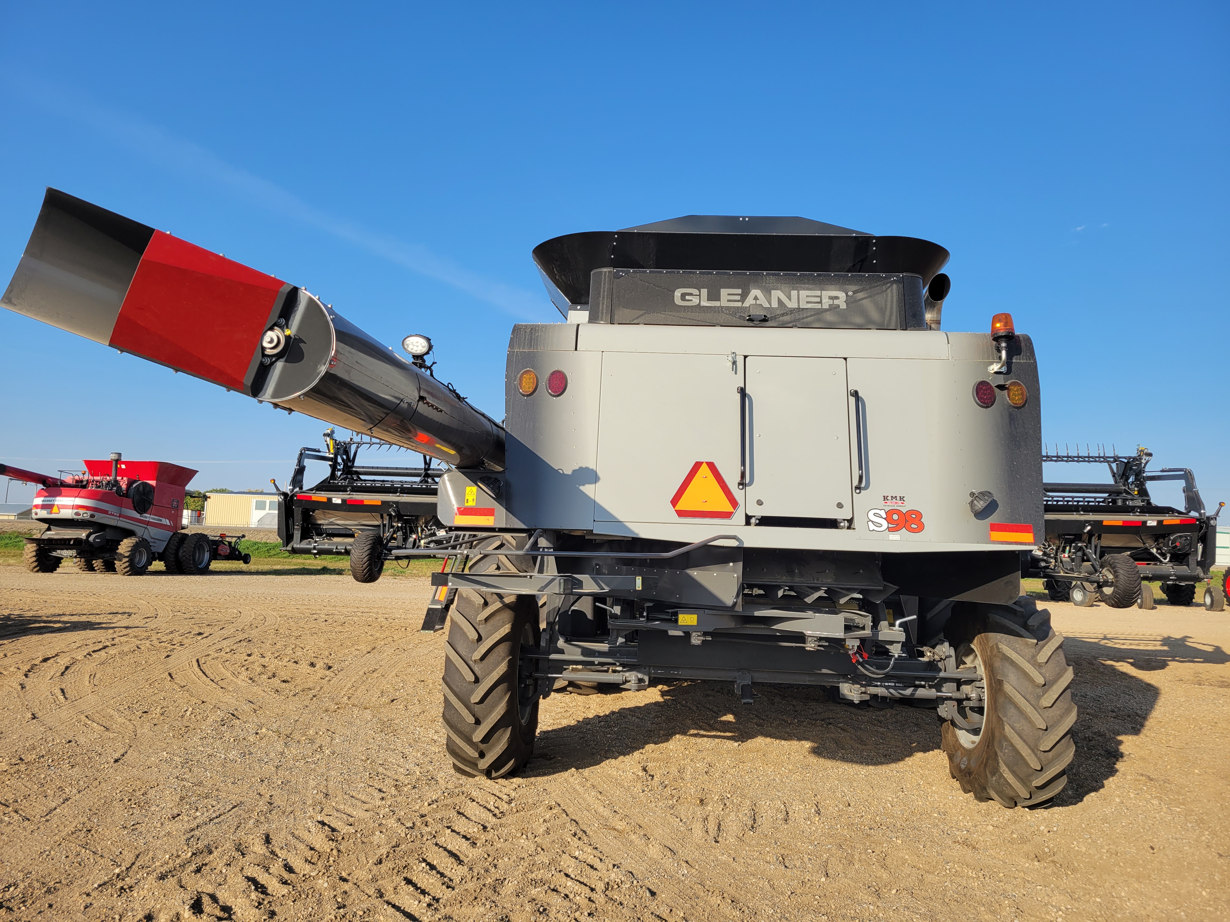 2023 Gleaner S98 Combine