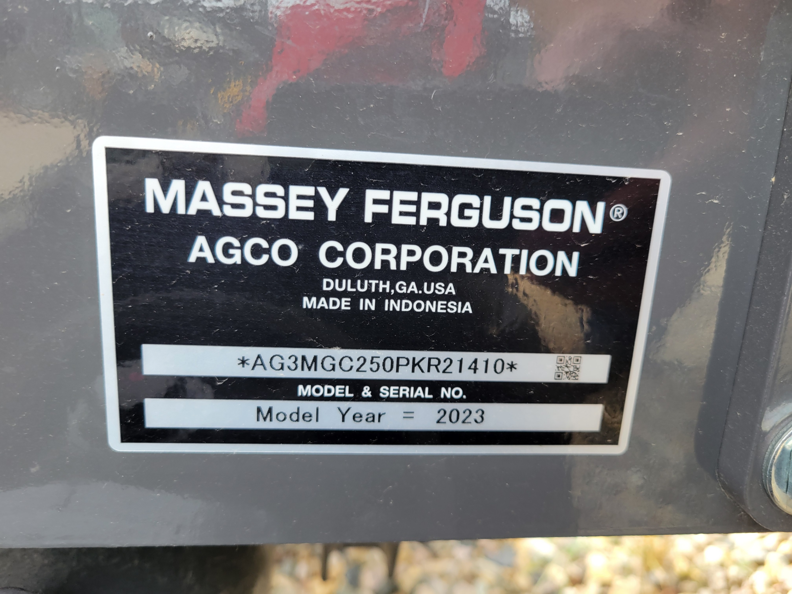 2023 Massey Ferguson GC1725M Tractor