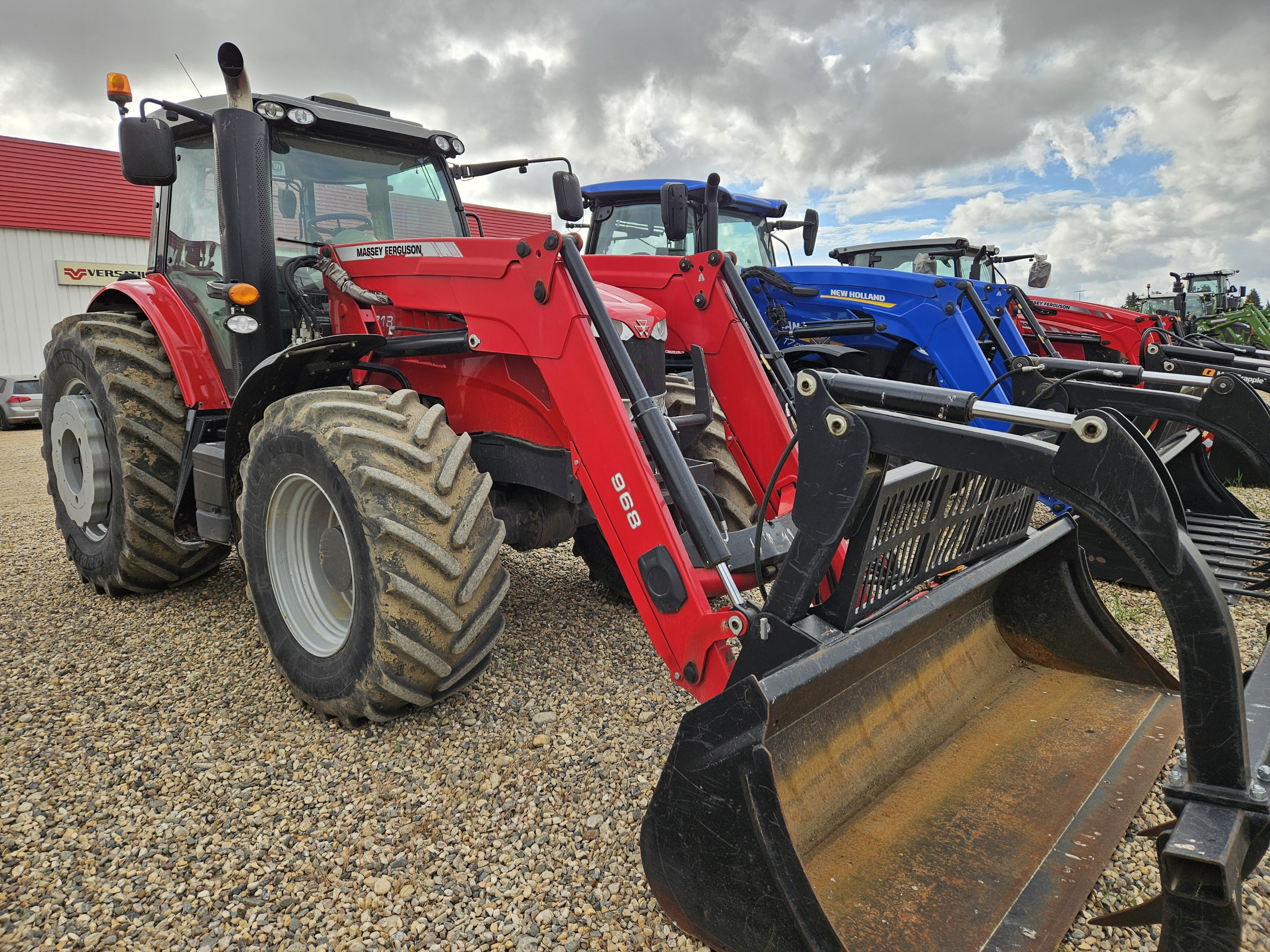 2017 Massey Ferguson 7718 Deluxe Tractor