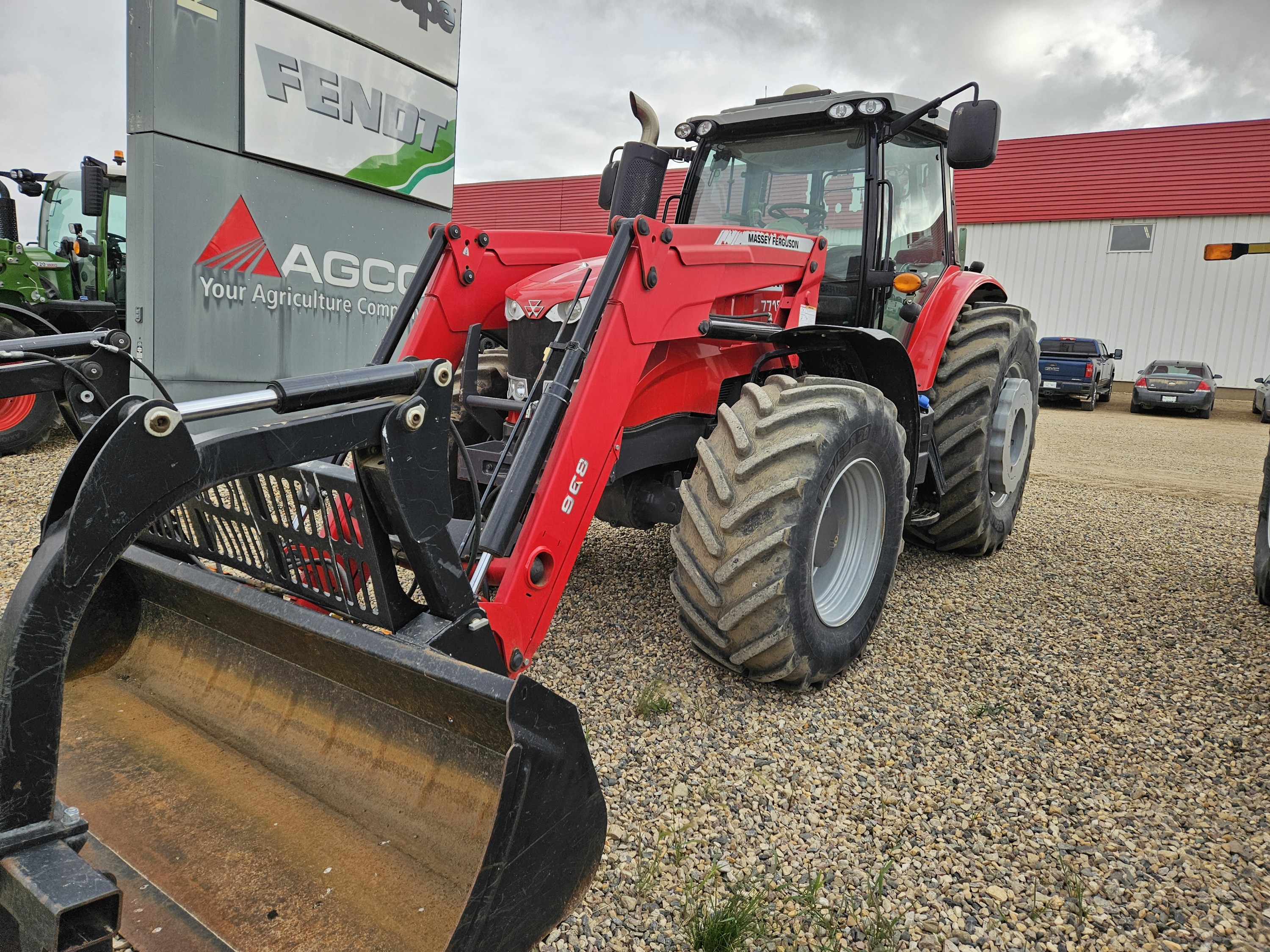 2017 Massey Ferguson 7718 Deluxe Tractor