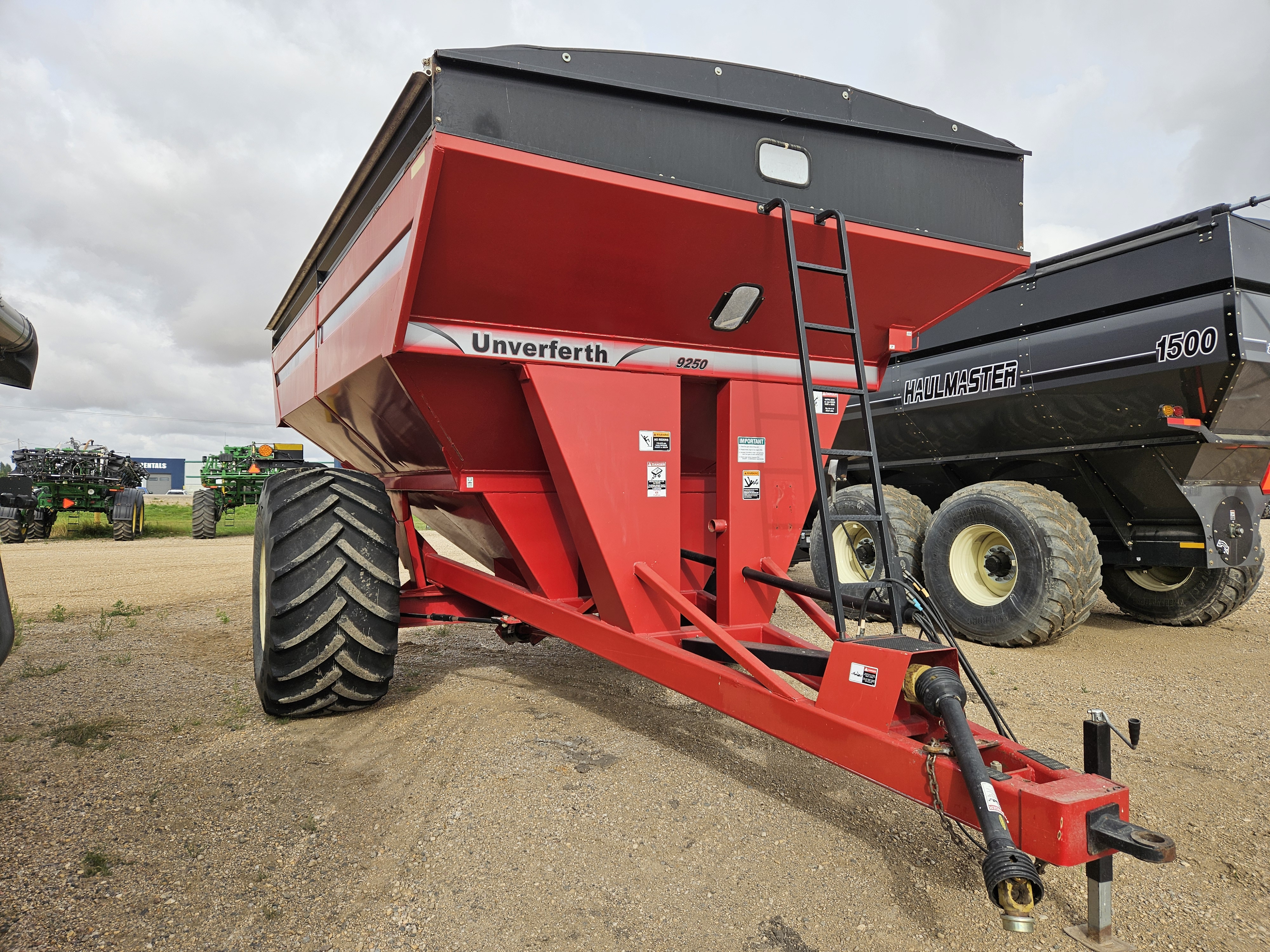 2011 Unverferth 9250 Grain Cart