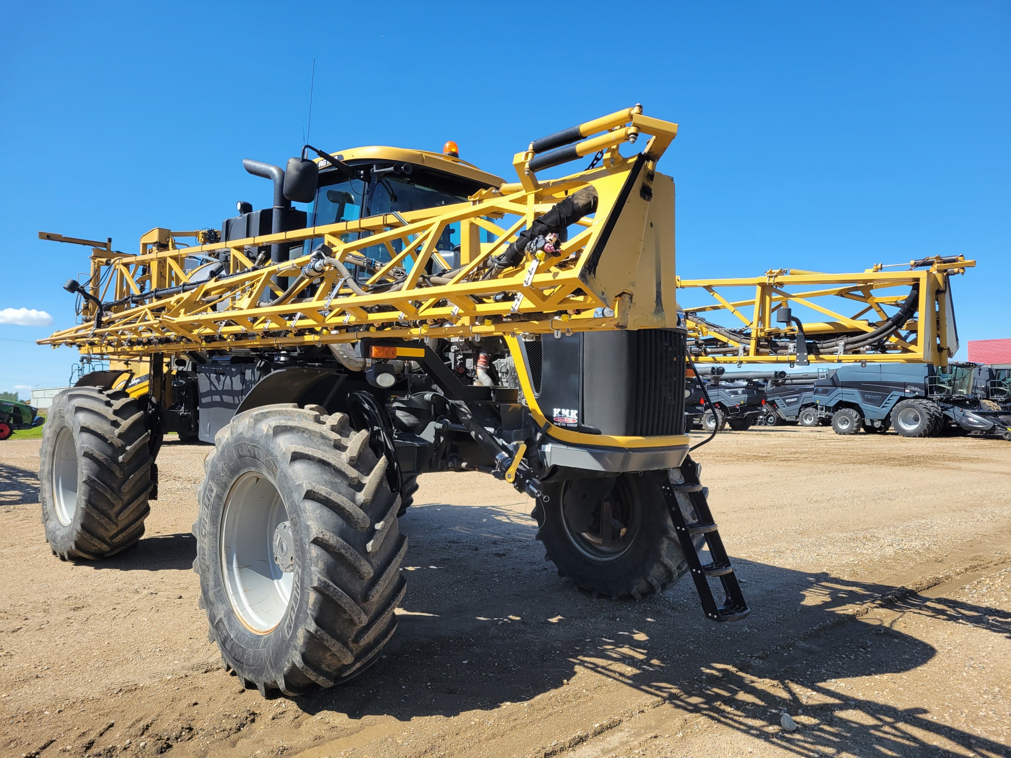 2014 RoGator RG1100 Sprayer/High Clearance