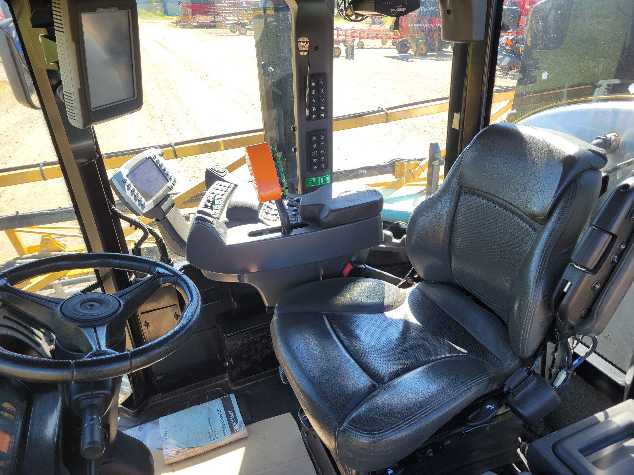 2014 RoGator RG1100 Sprayer/High Clearance