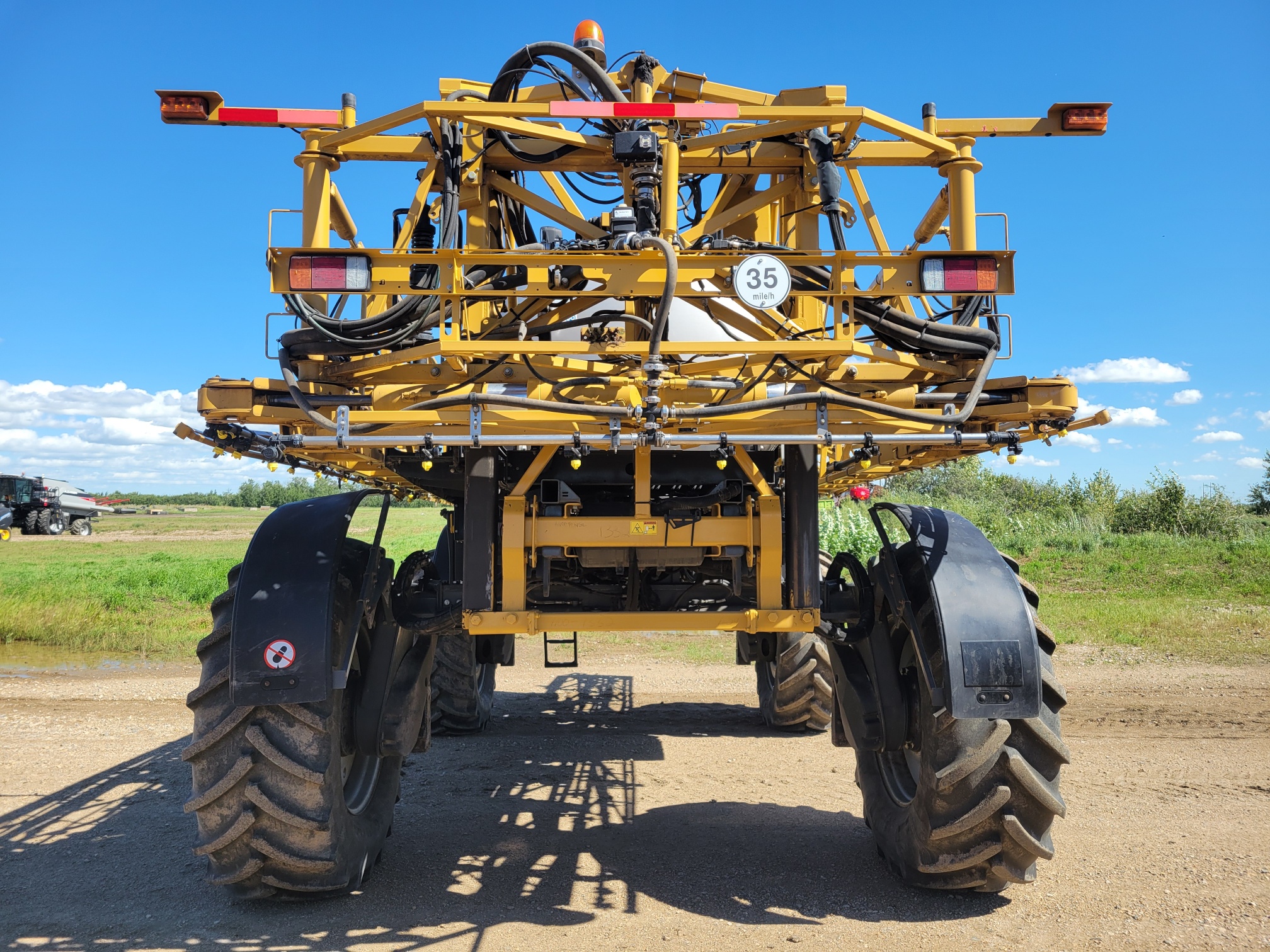 2014 RoGator RG1100 Sprayer/High Clearance