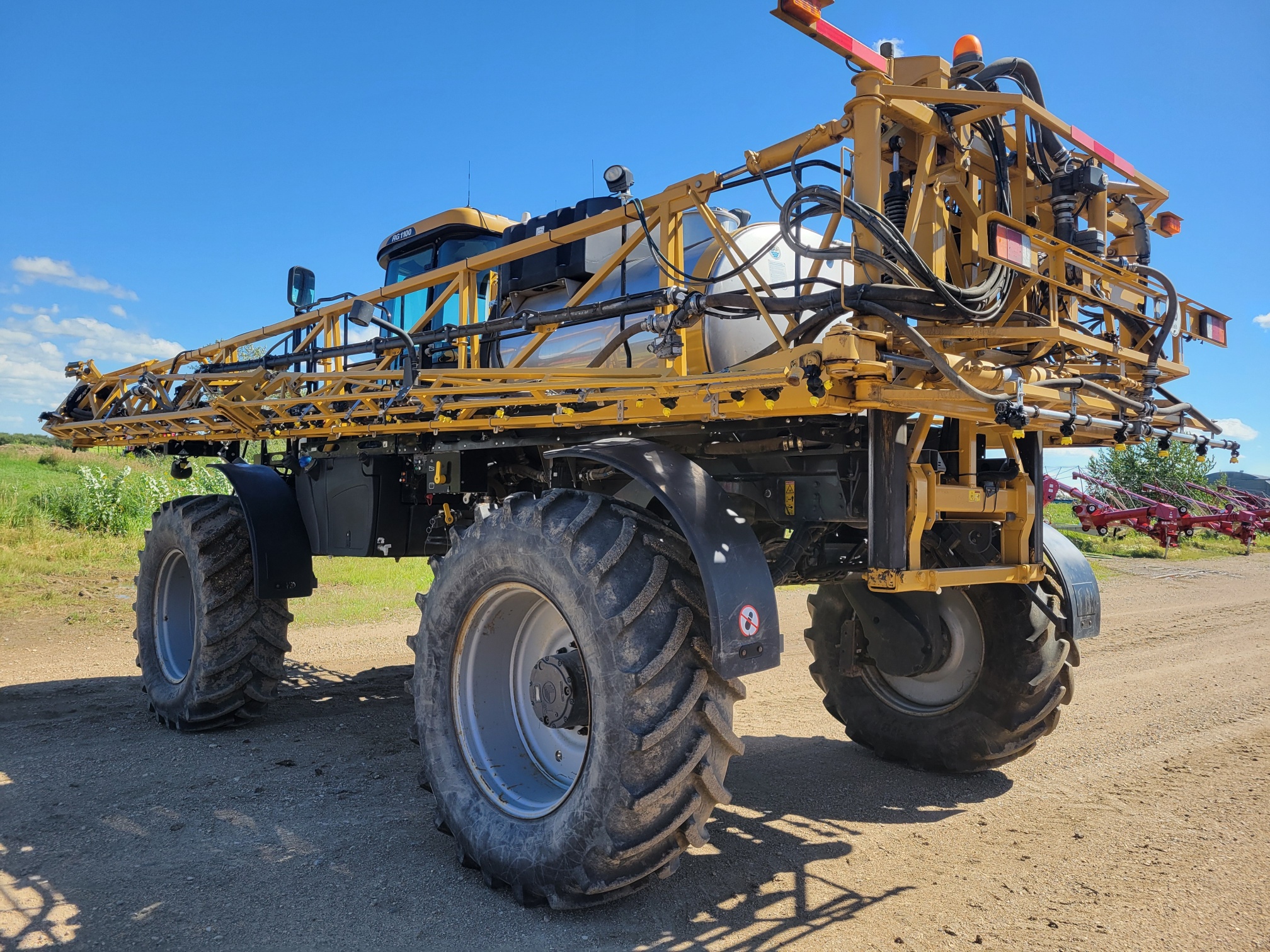 2014 RoGator RG1100 Sprayer/High Clearance