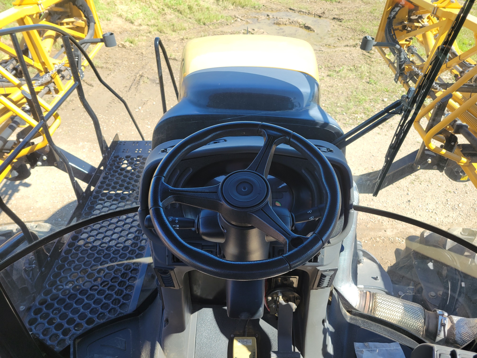 2014 RoGator RG1100 Sprayer/High Clearance