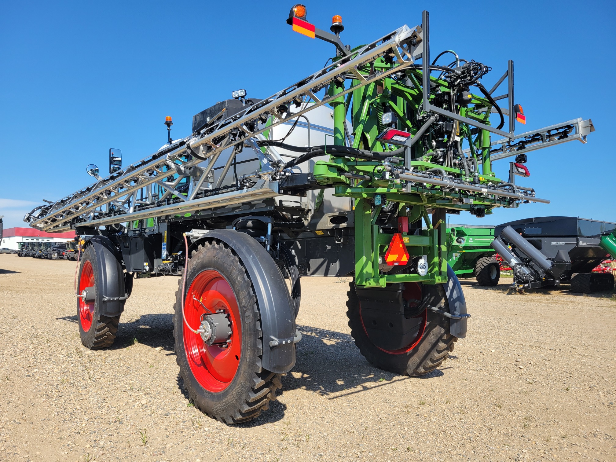 2025 Fendt RG937 Sprayer/High Clearance