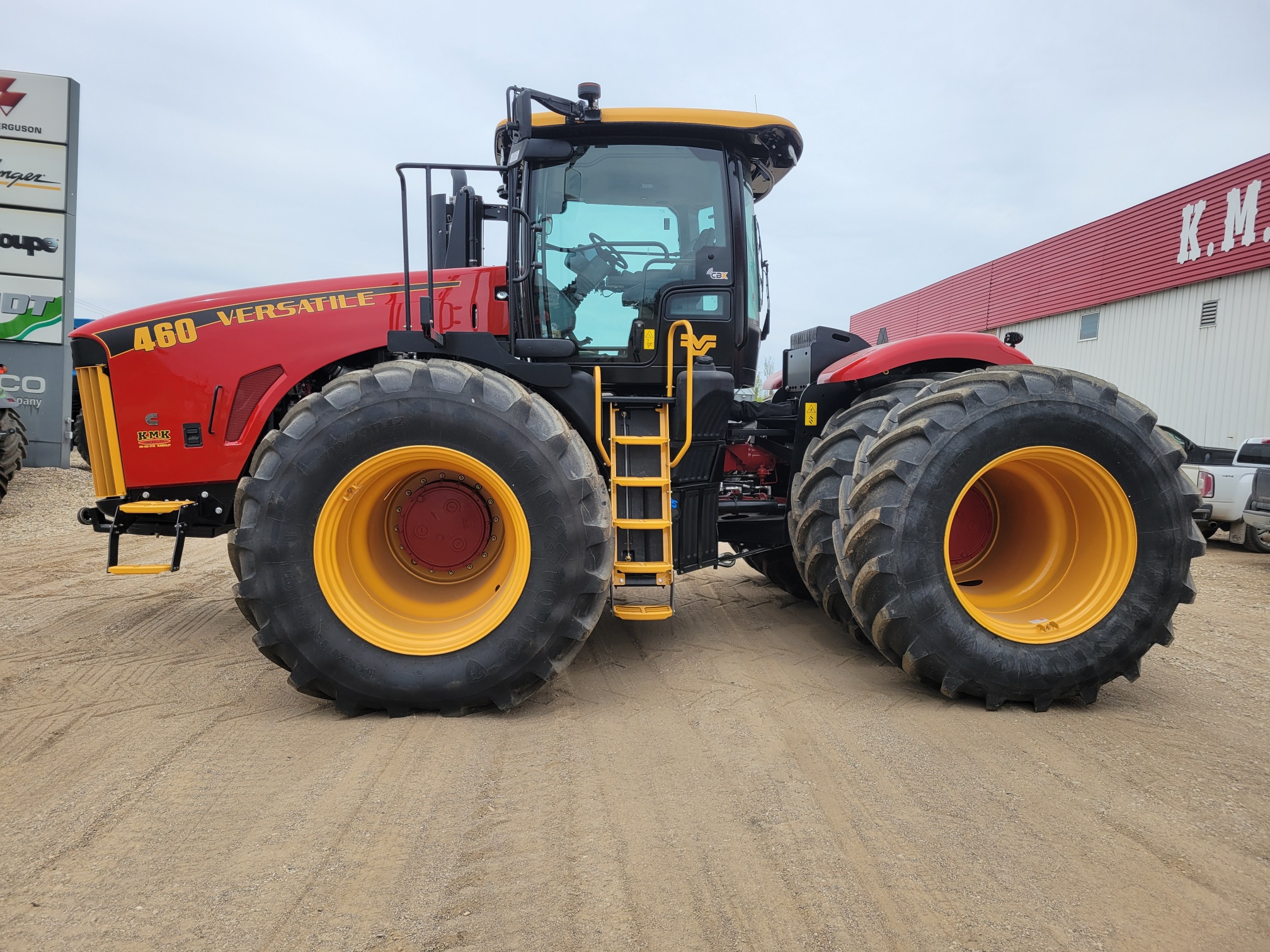 2025 Versatile 460 Tractor