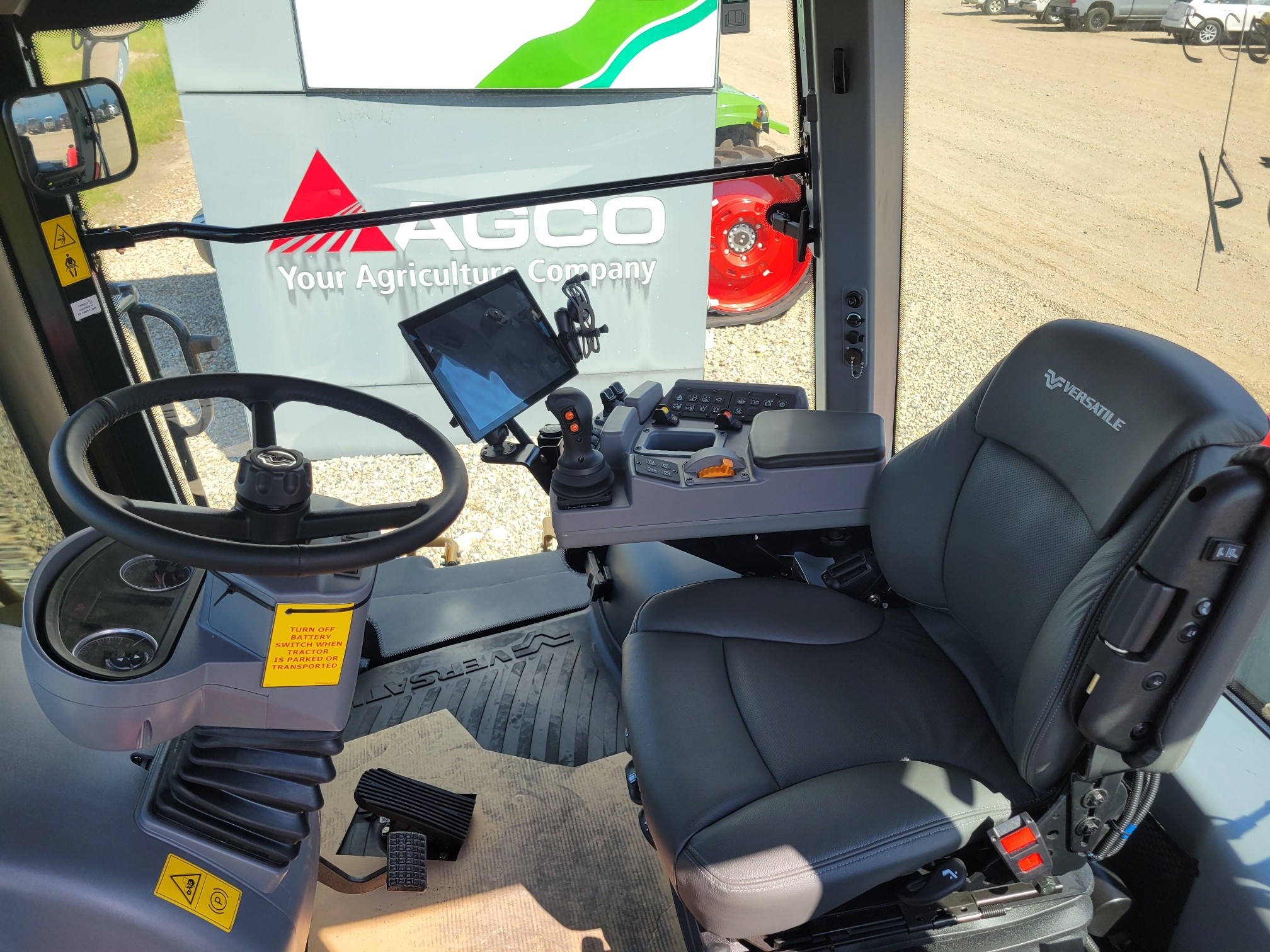 2025 Versatile 460 Tractor