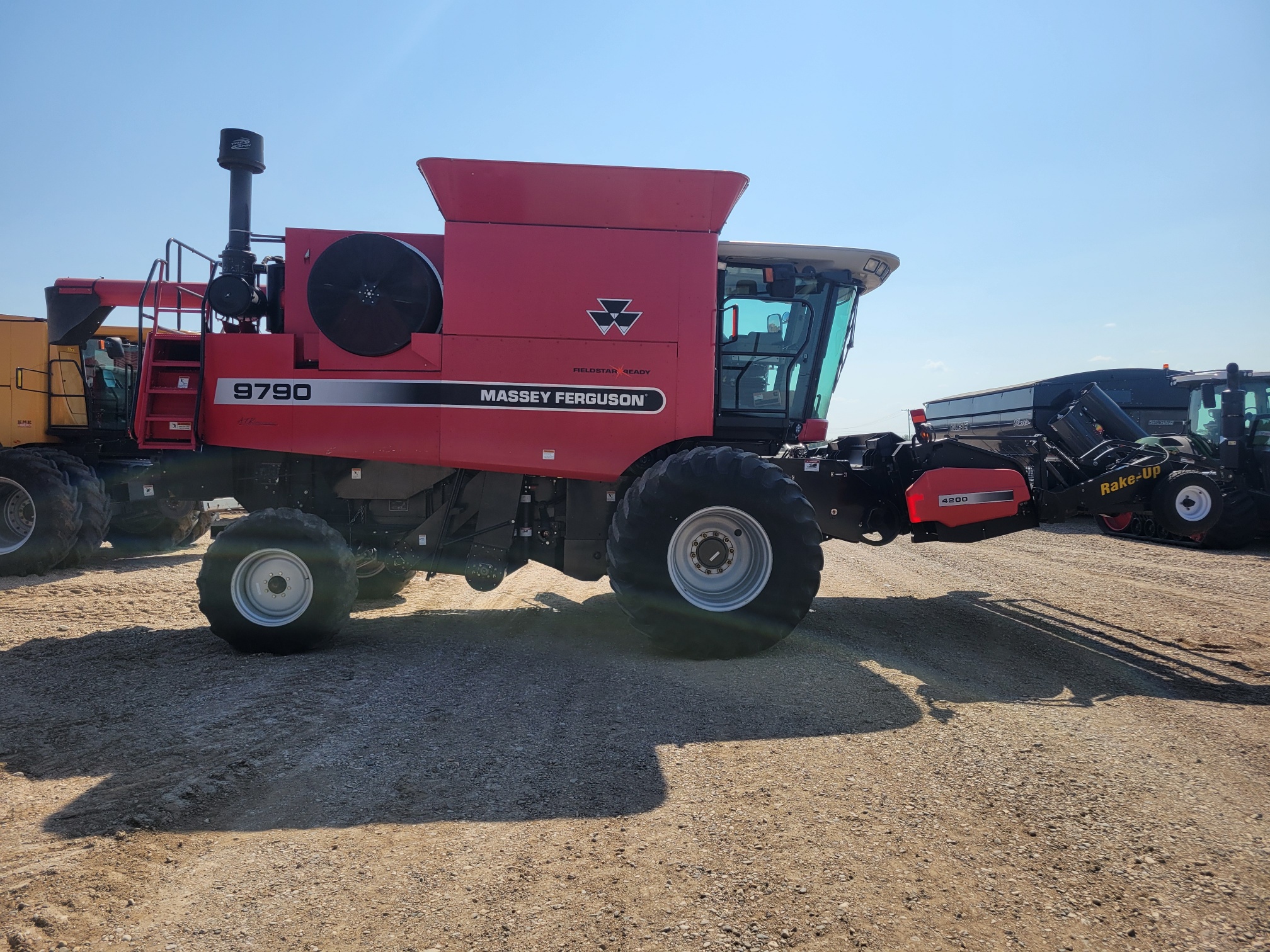 2005 Massey Ferguson 9790 Combine