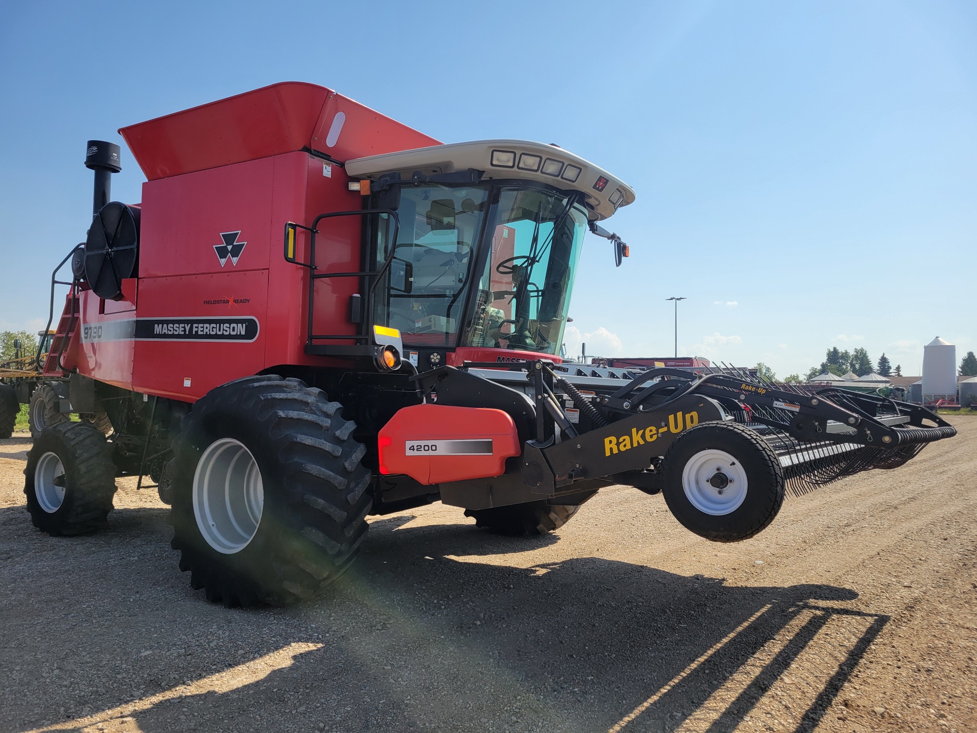 2005 Massey Ferguson 9790 Combine