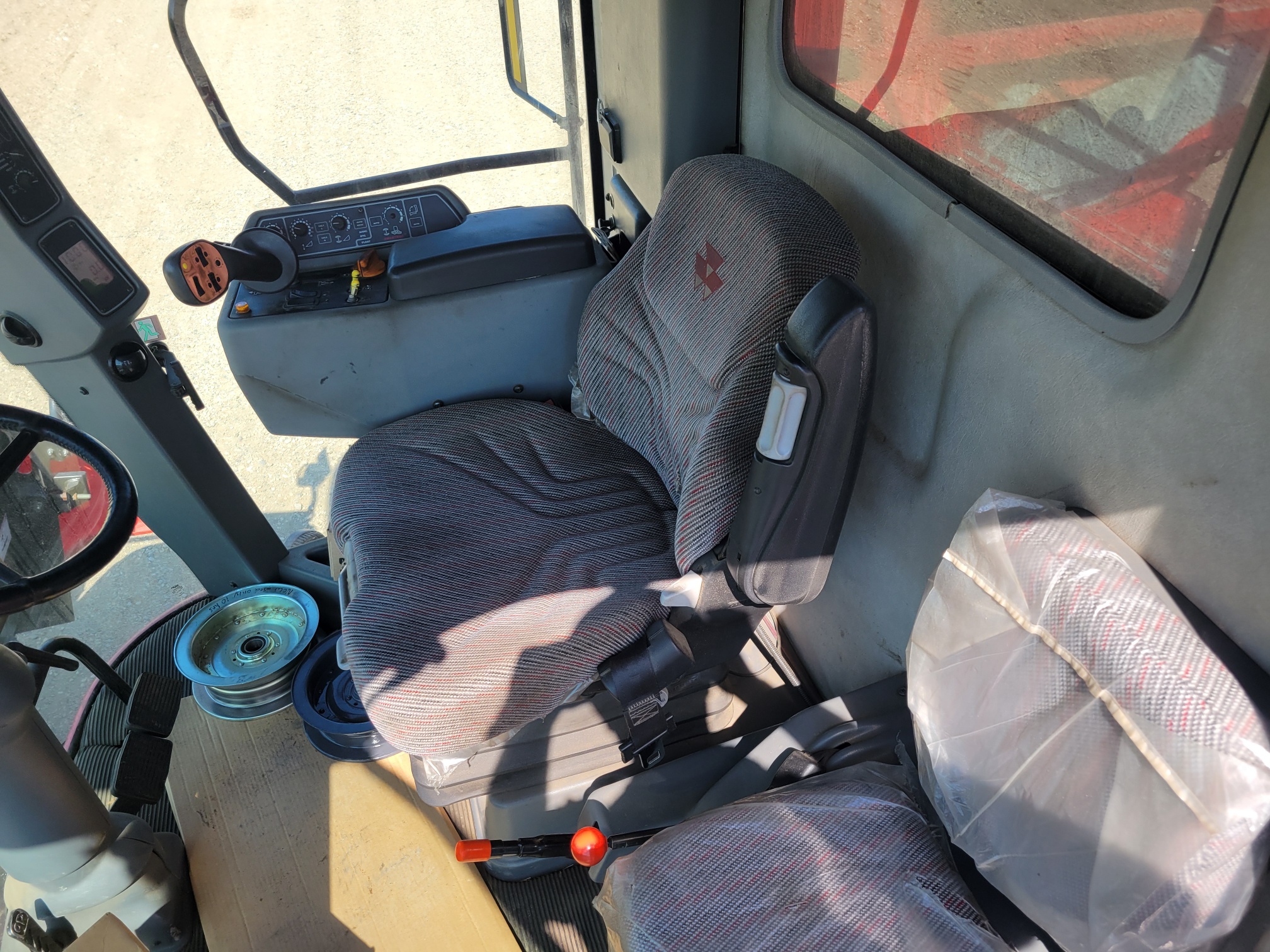 2005 Massey Ferguson 9790 Combine