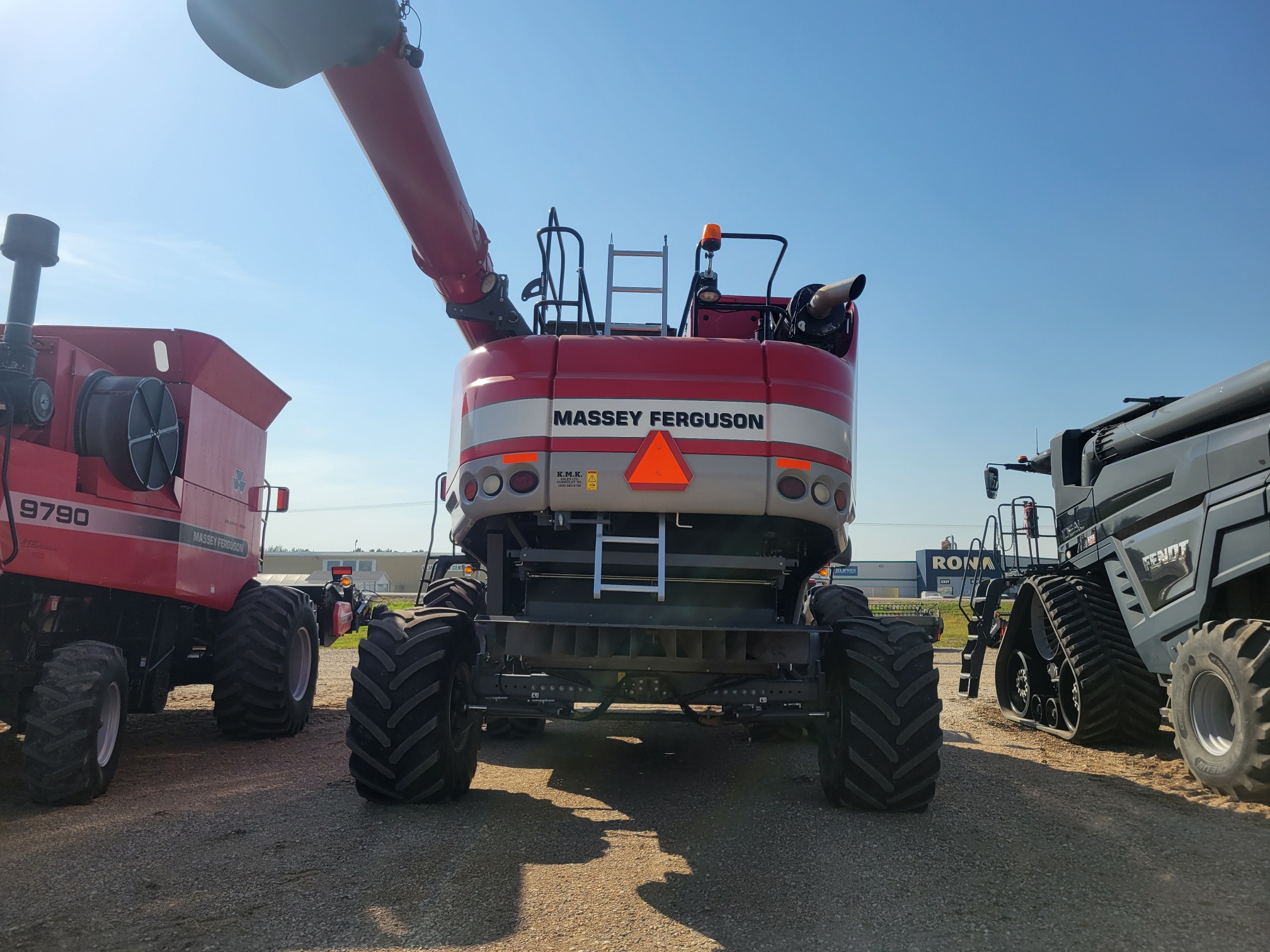 2014 Massey Ferguson 9560 Combine